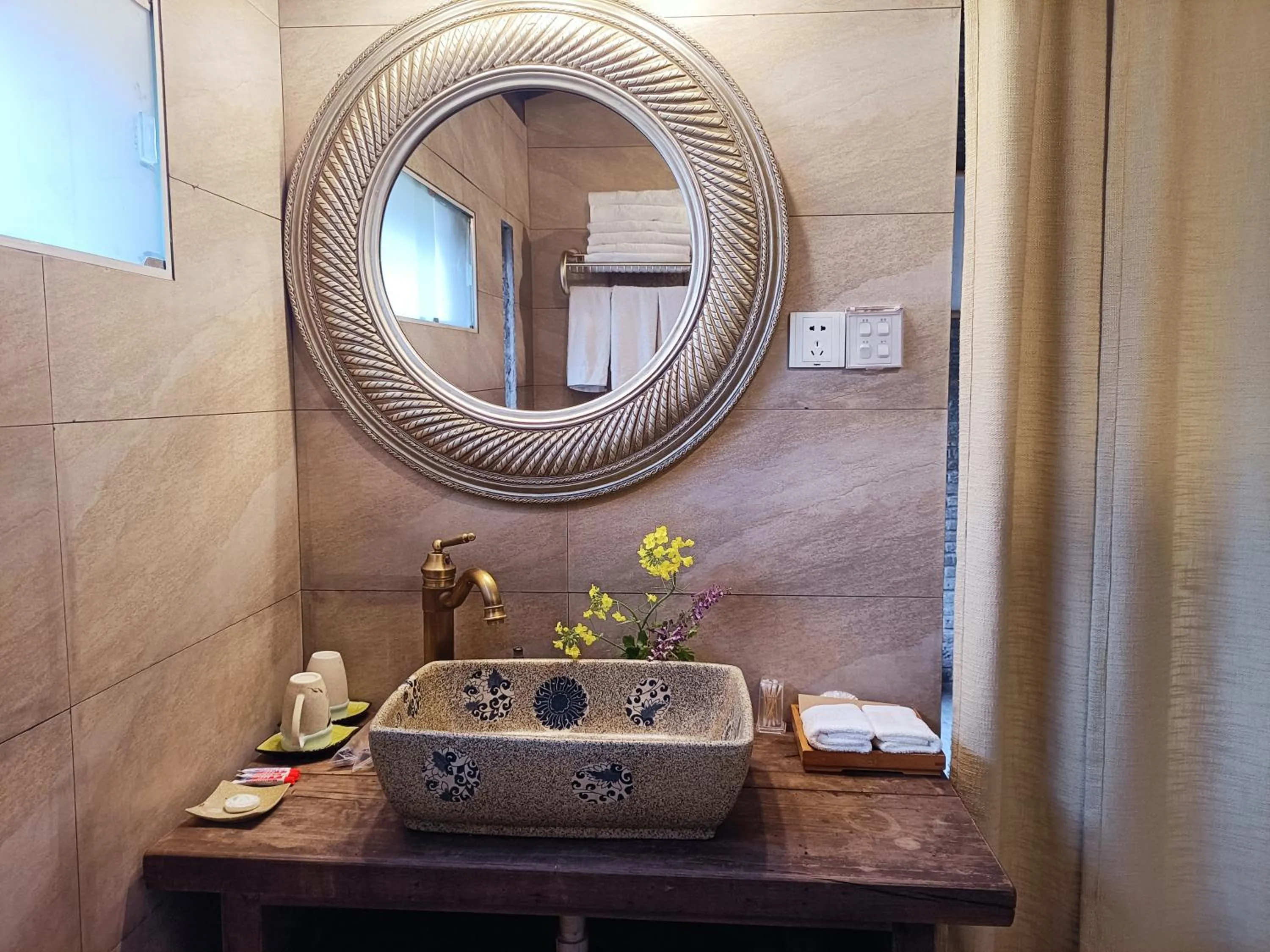 WuYuan QiYe YanXiang Guesthouse