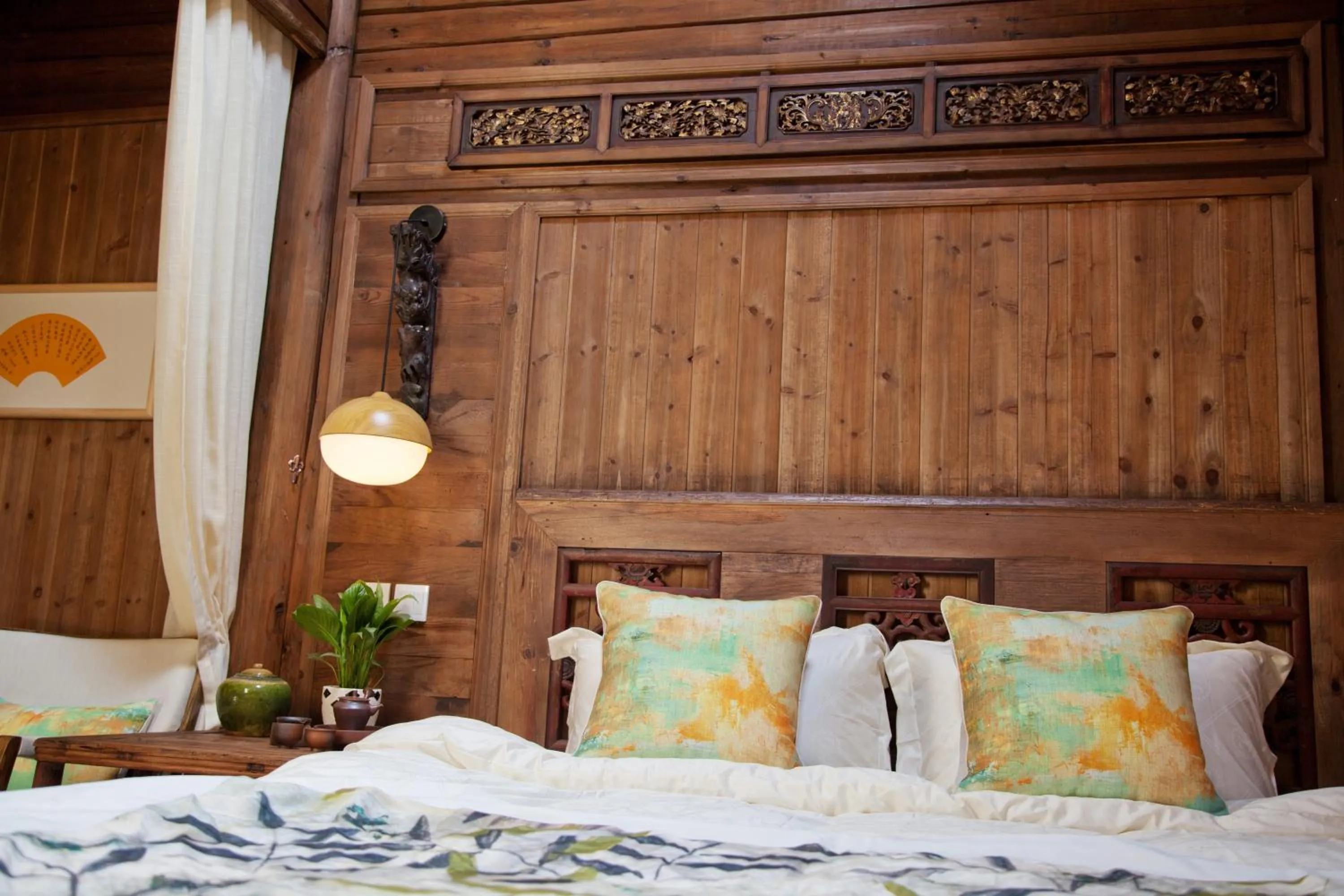 Photo of the whole room, Bed in WuYuan QiYe YanXiang Guesthouse