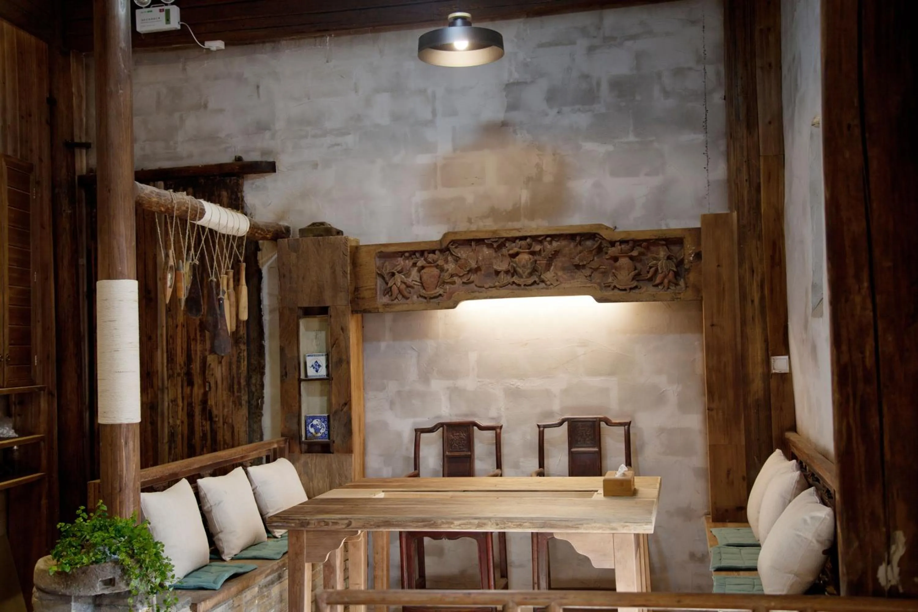 Restaurant/places to eat in WuYuan QiYe YanXiang Guesthouse