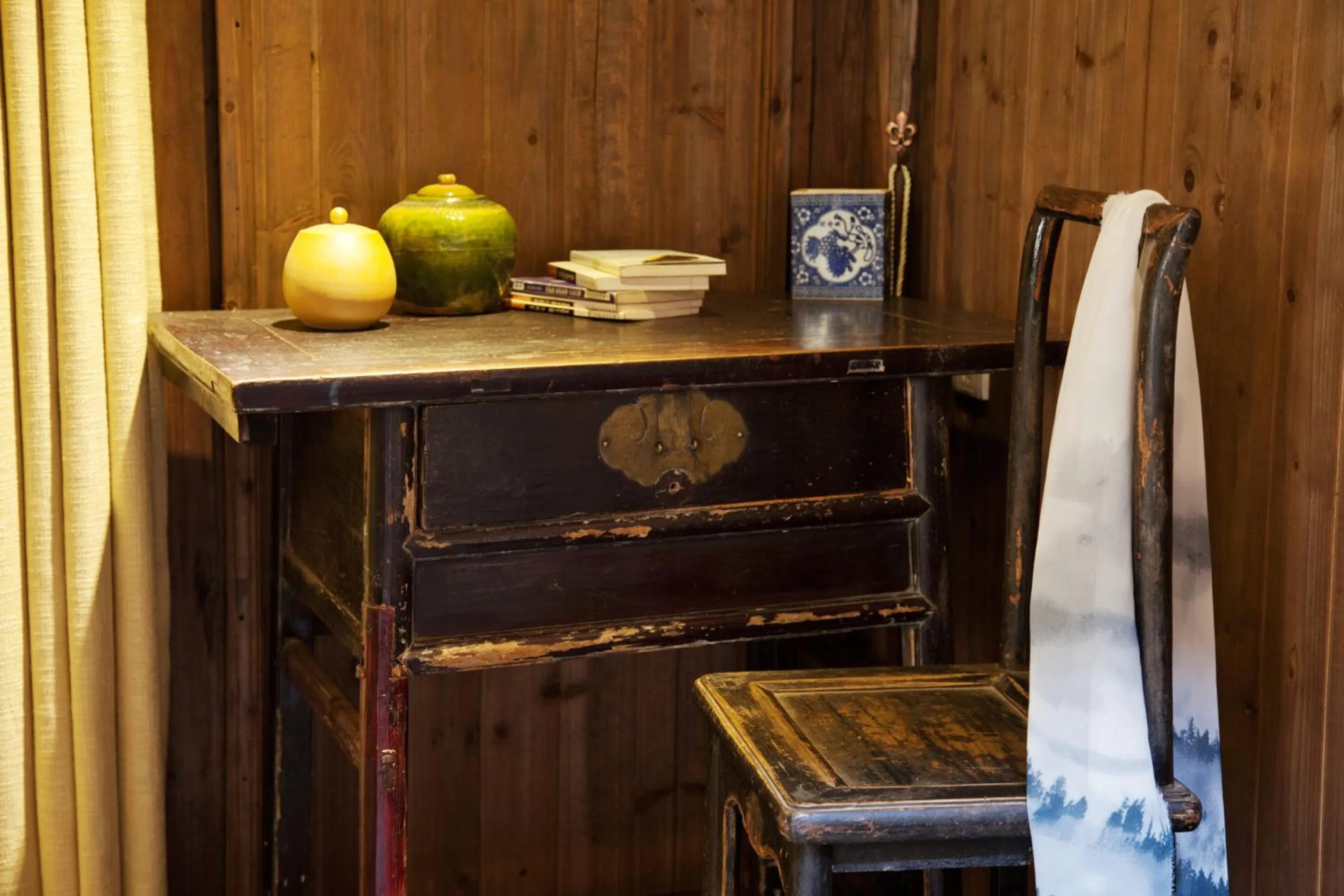 Seating area in WuYuan QiYe YanXiang Guesthouse