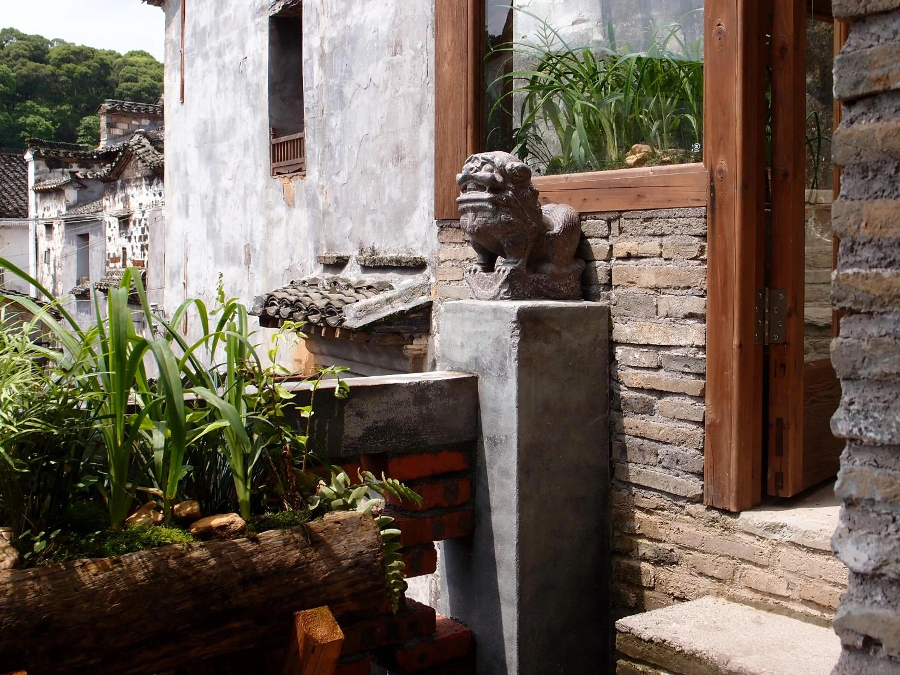 Facade/entrance in WuYuan QiYe YanXiang Guesthouse