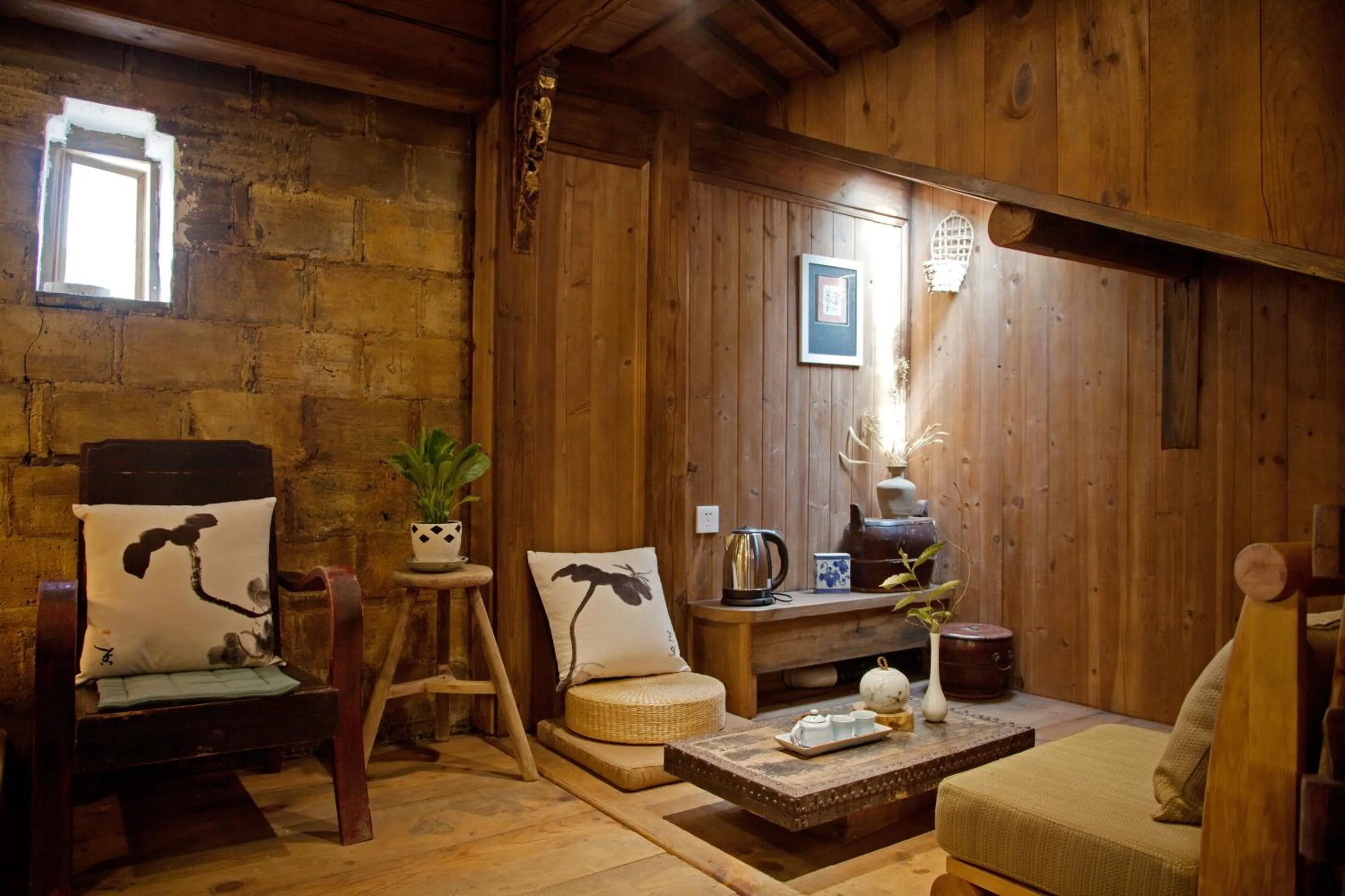 Seating area in WuYuan QiYe YanXiang Guesthouse