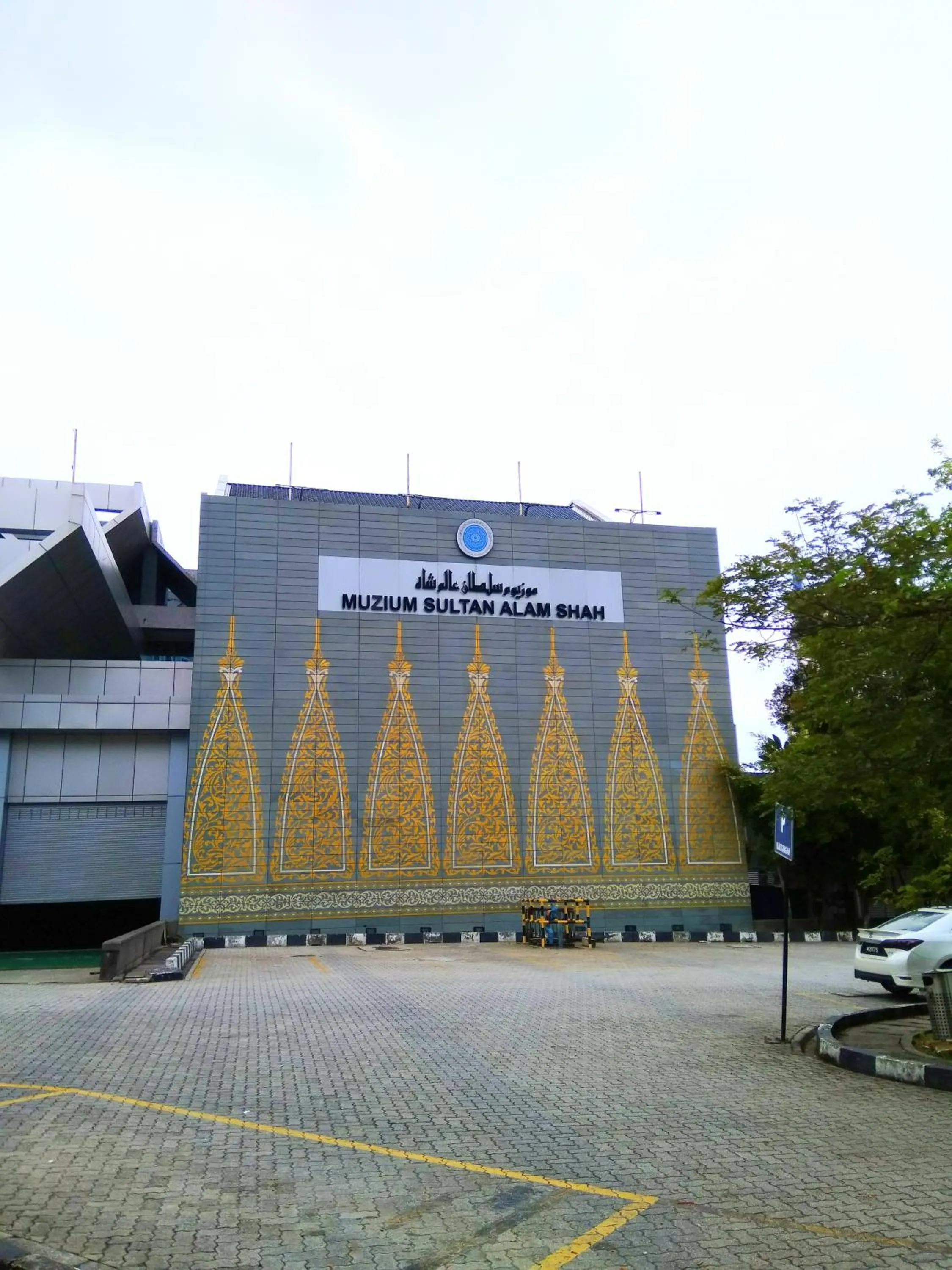 Property building in Shah Suites Vista Alam