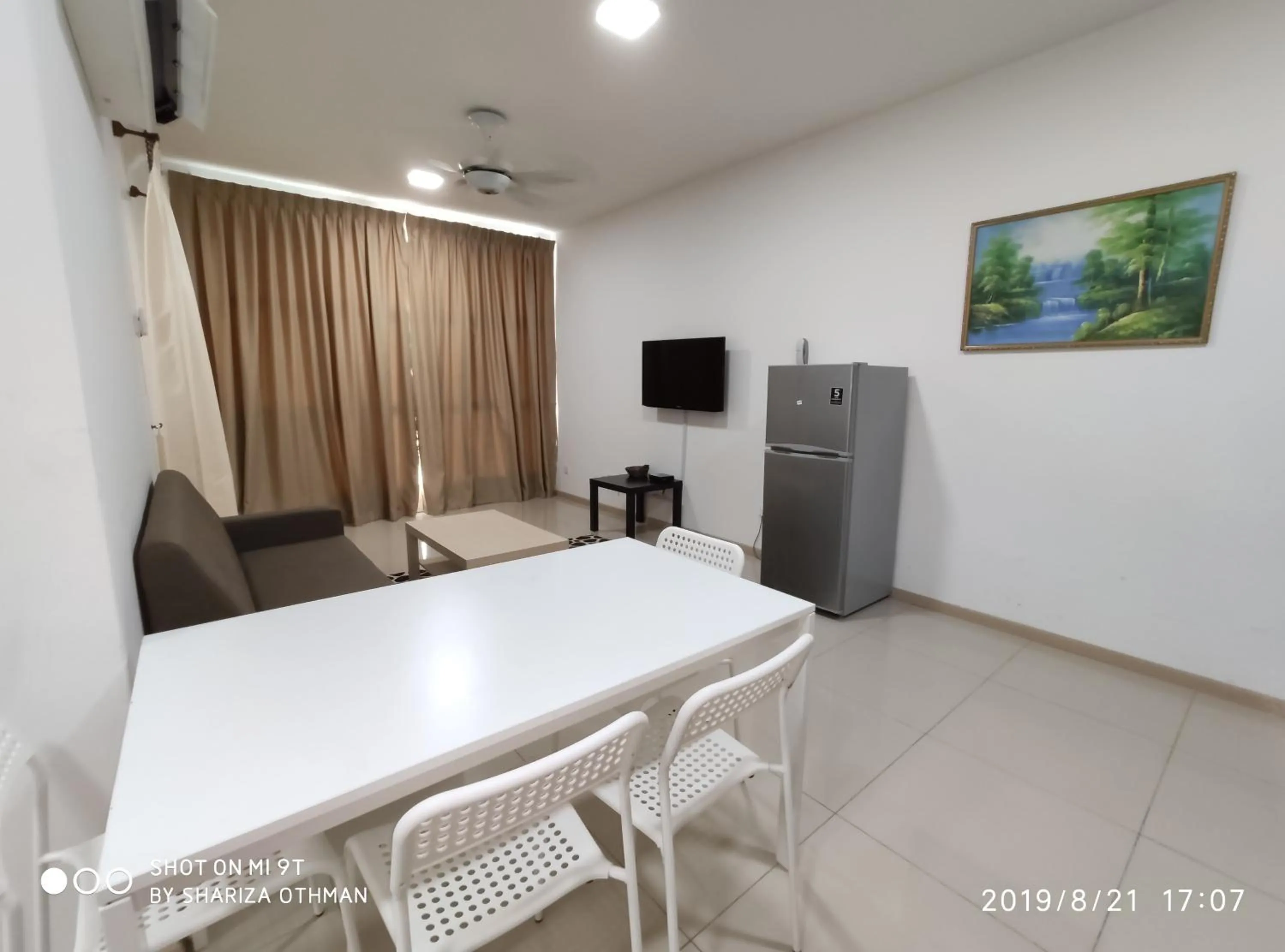 Dining area in Shah Suites Vista Alam