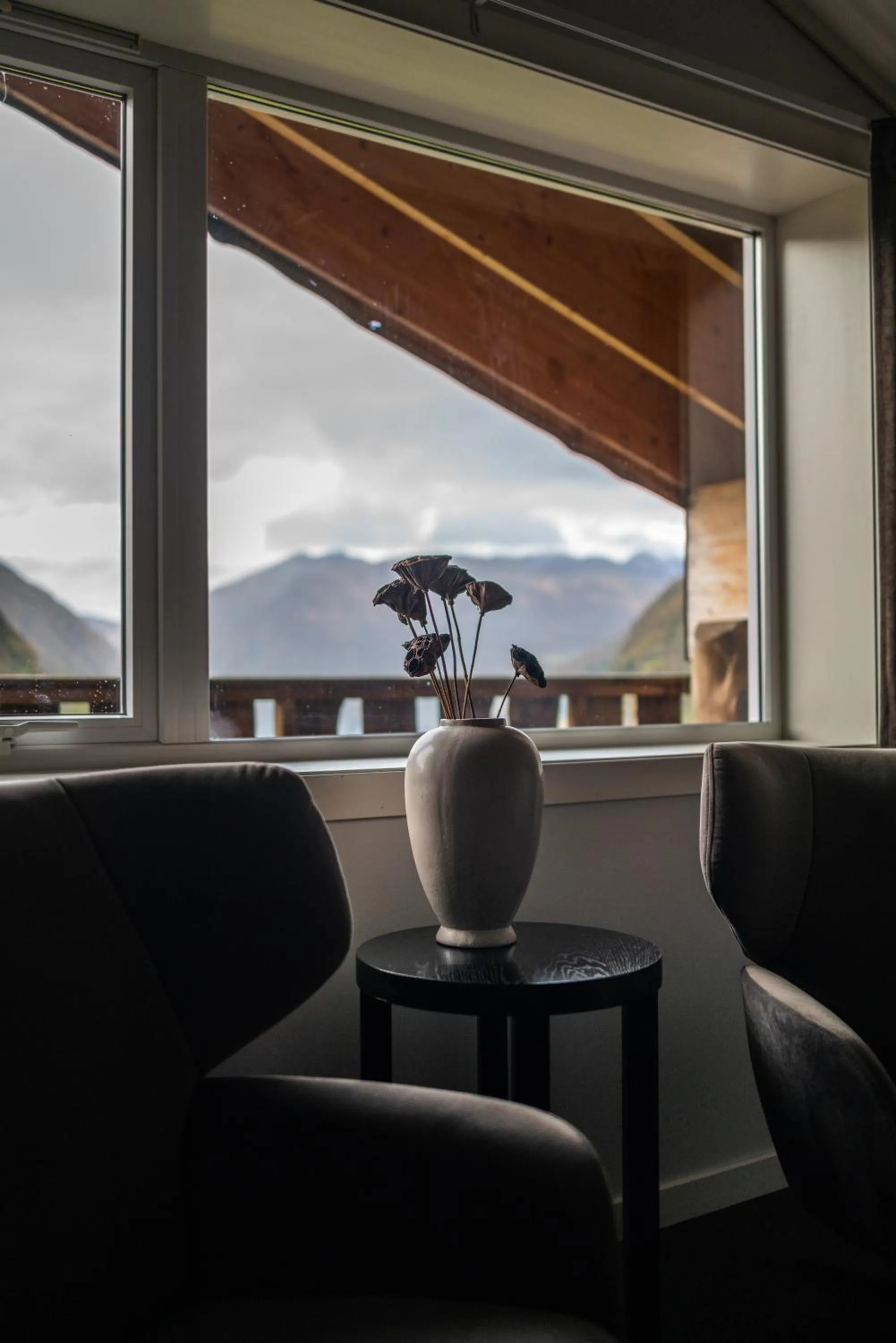 Living room in Blåtind Boutique Hotel