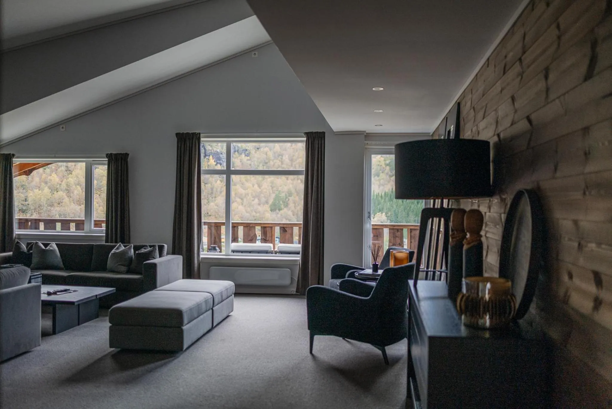 Living room in Blåtind Boutique Hotel