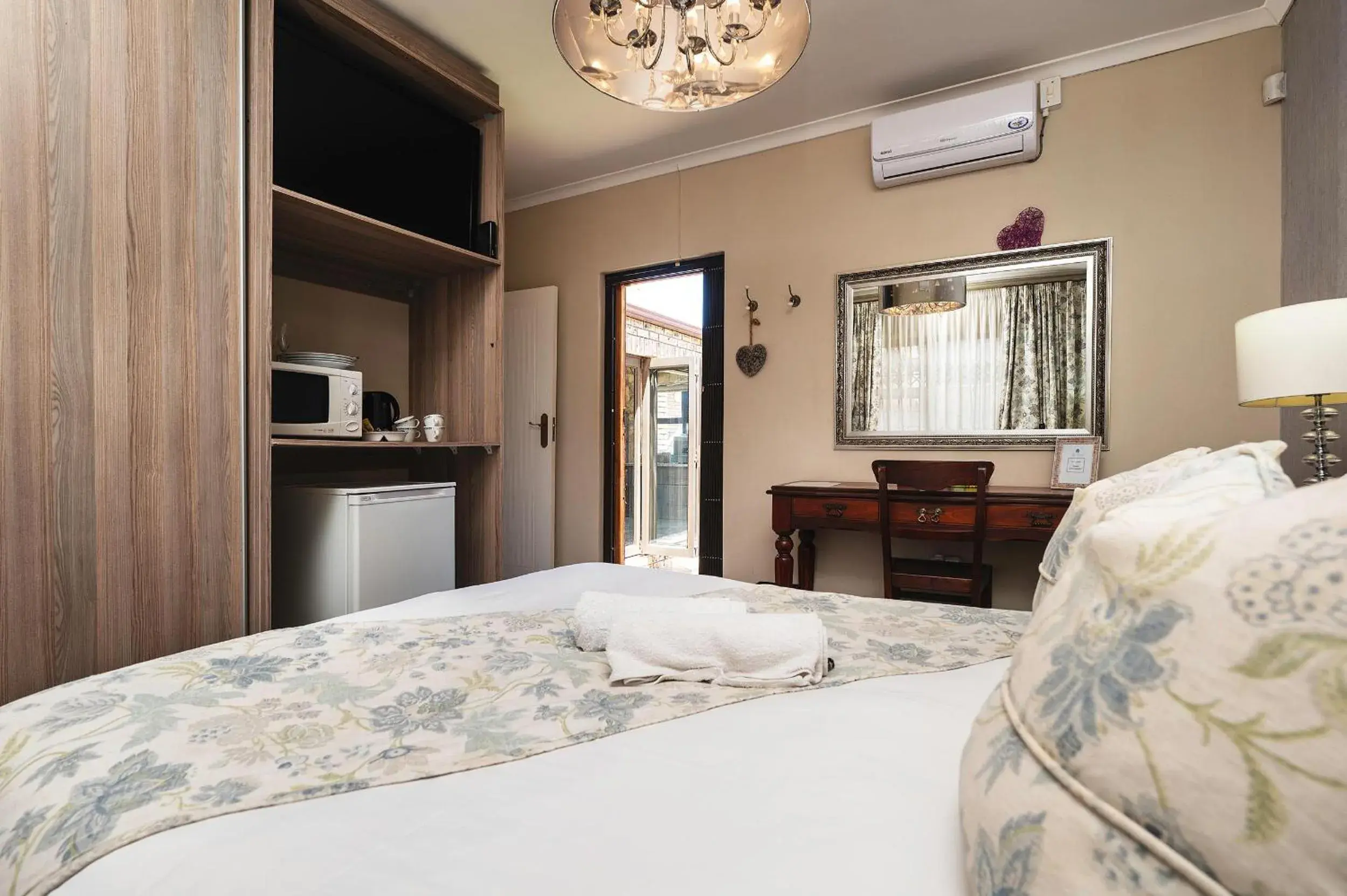 Family Room with Private Bathroom - single occupancy in Nautilus Guesthouse Family Room with Private Bathroom - single occupancy in Nautilus Guesthouse