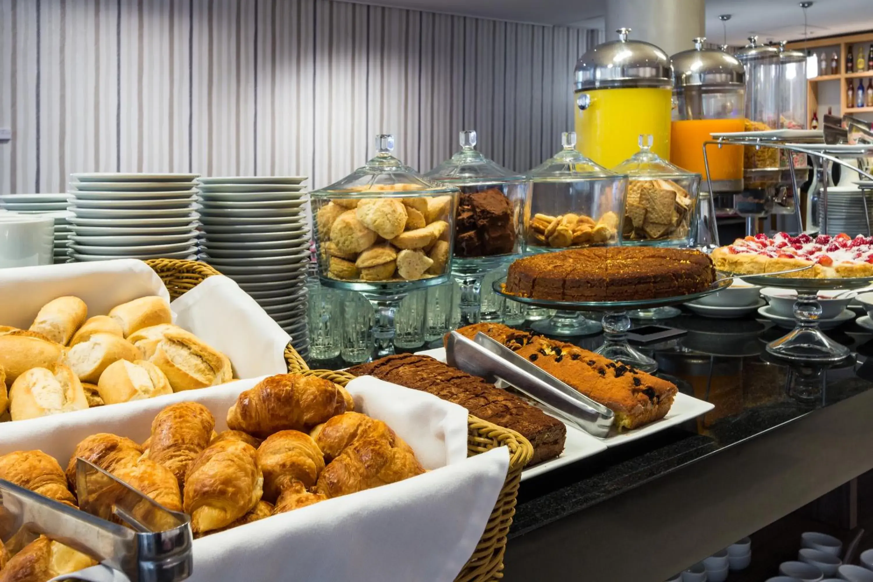 Breakfast in Frontier Hotel Rivera Breakfast in Frontier Hotel Rivera