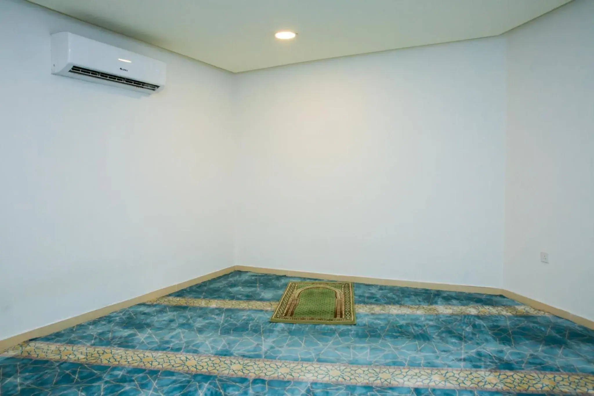 Bed in Triple Tree Serviced Units Bed in Triple Tree Serviced Units