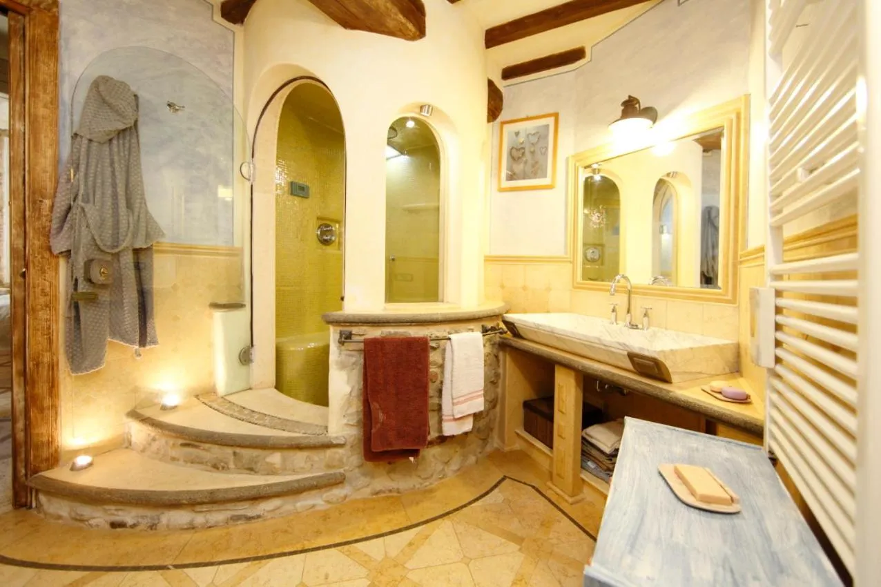 Steam room in Villa Dacia