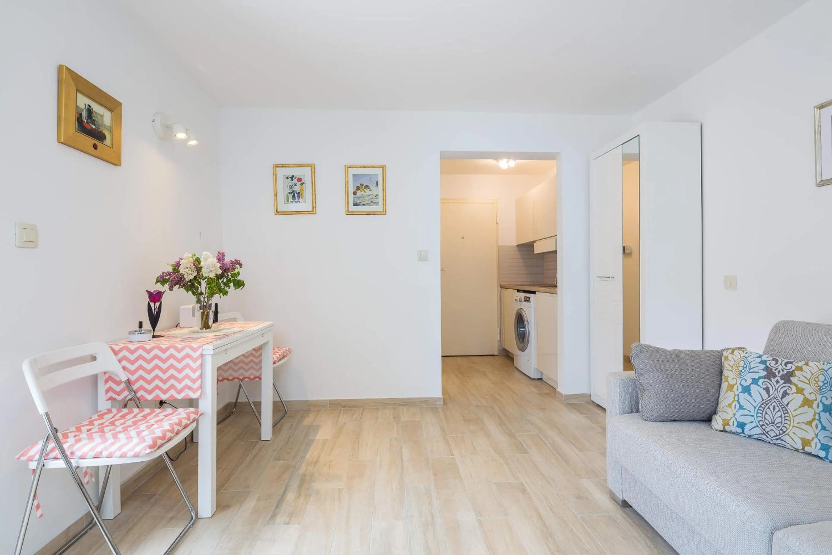 Photo of the whole room in Phoenix Studio Apartment