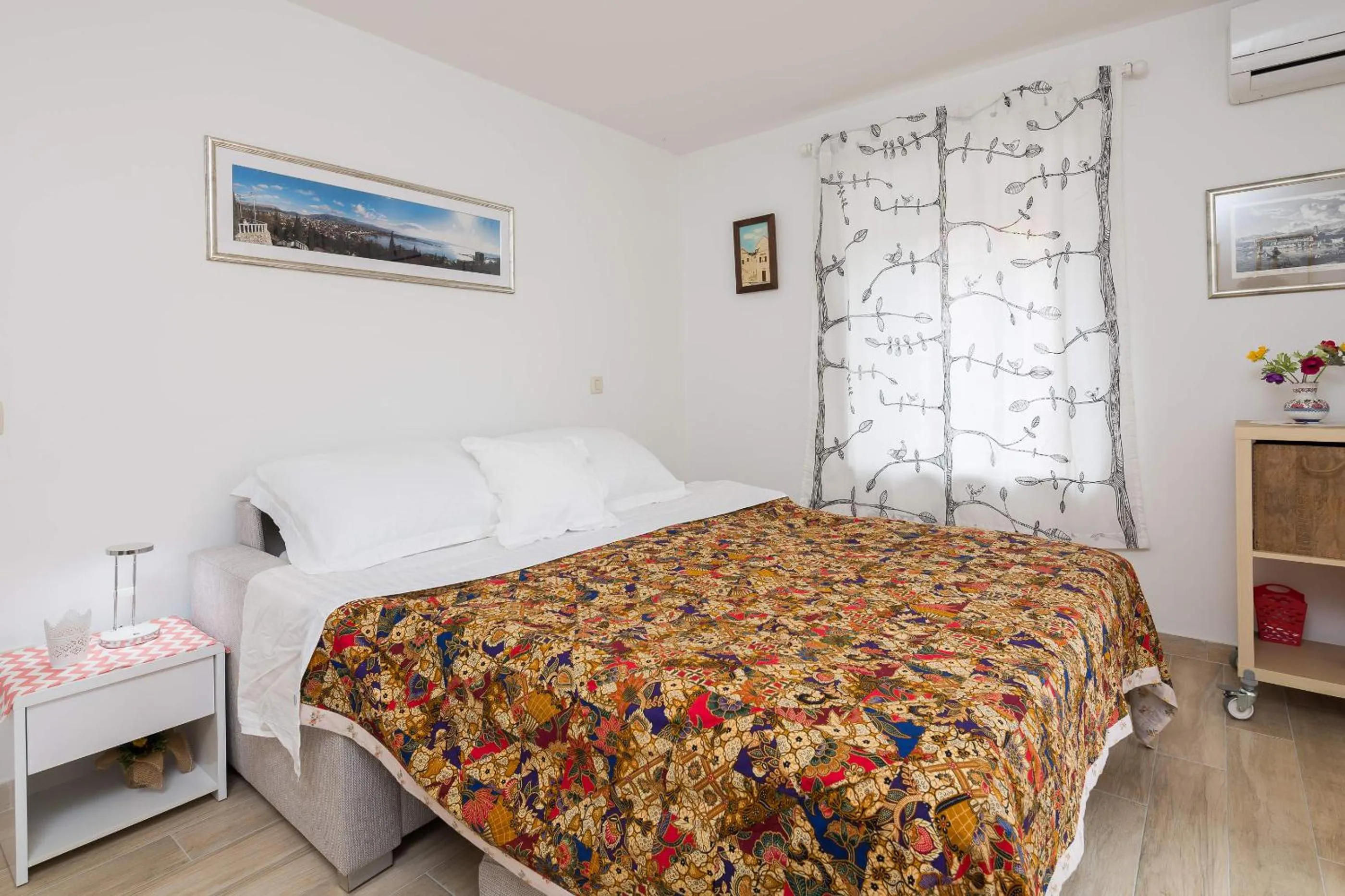 Bedroom, Bed in Phoenix Studio Apartment
