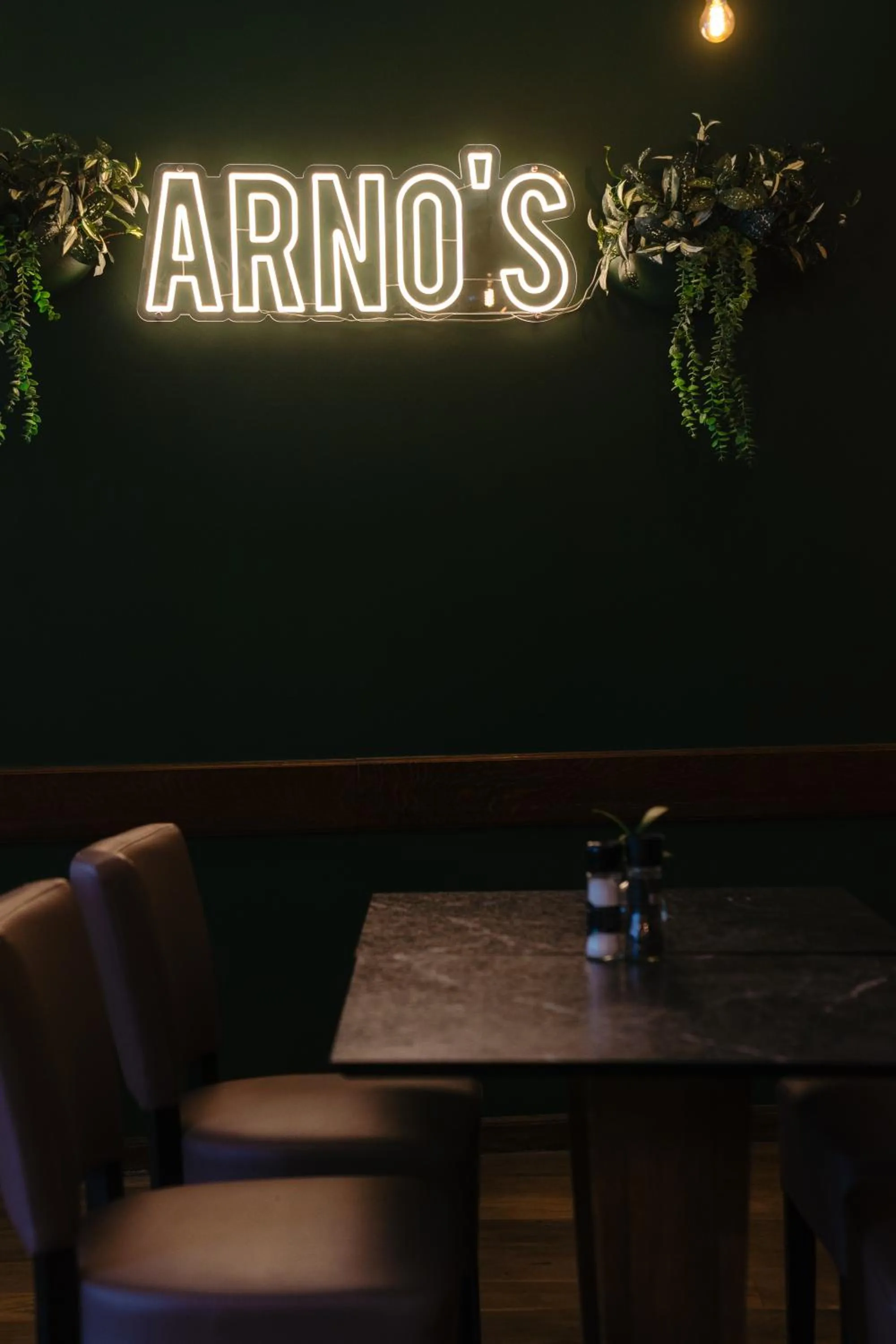 Restaurant/places to eat in Hotel Ambassadeur