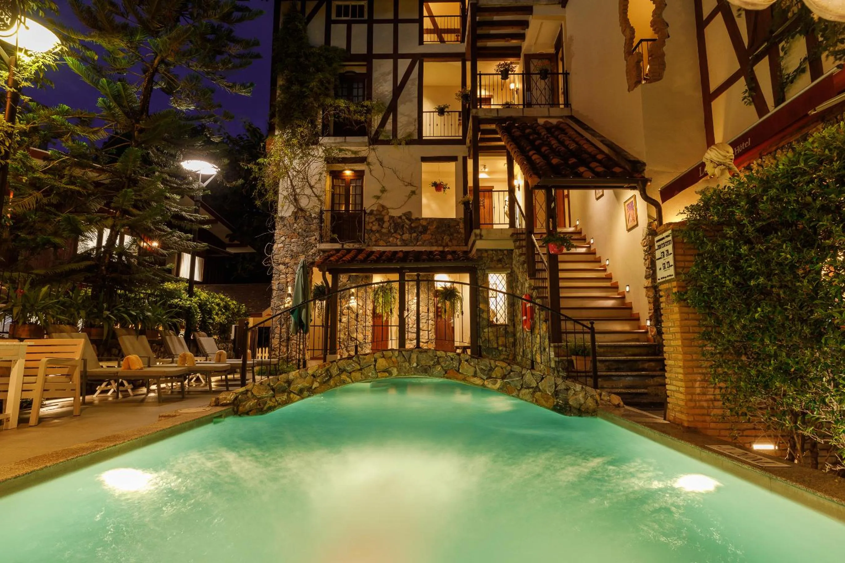 Property building in Le Charcoa Hotel