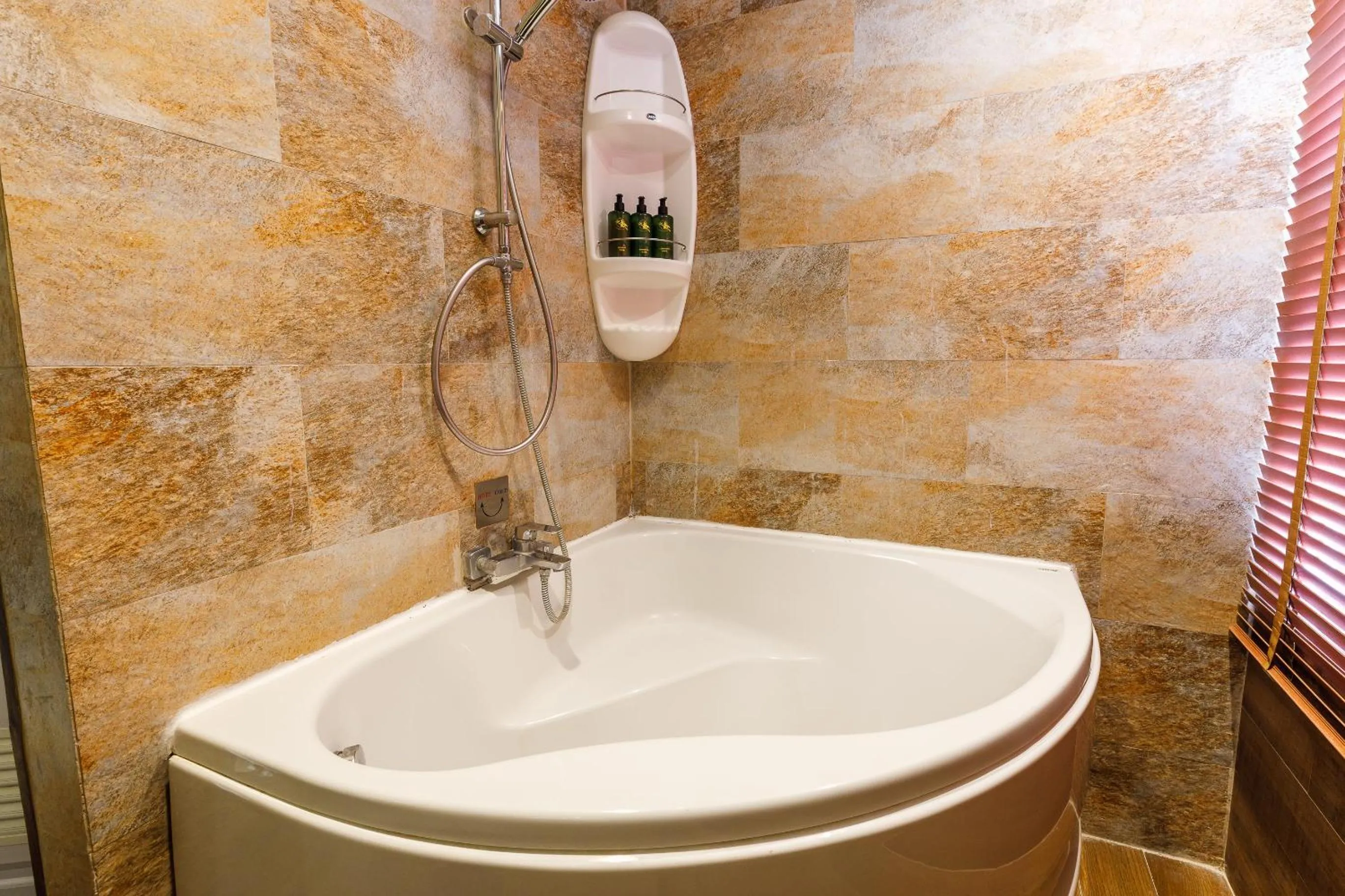 Hot Tub in Le Charcoa Hotel