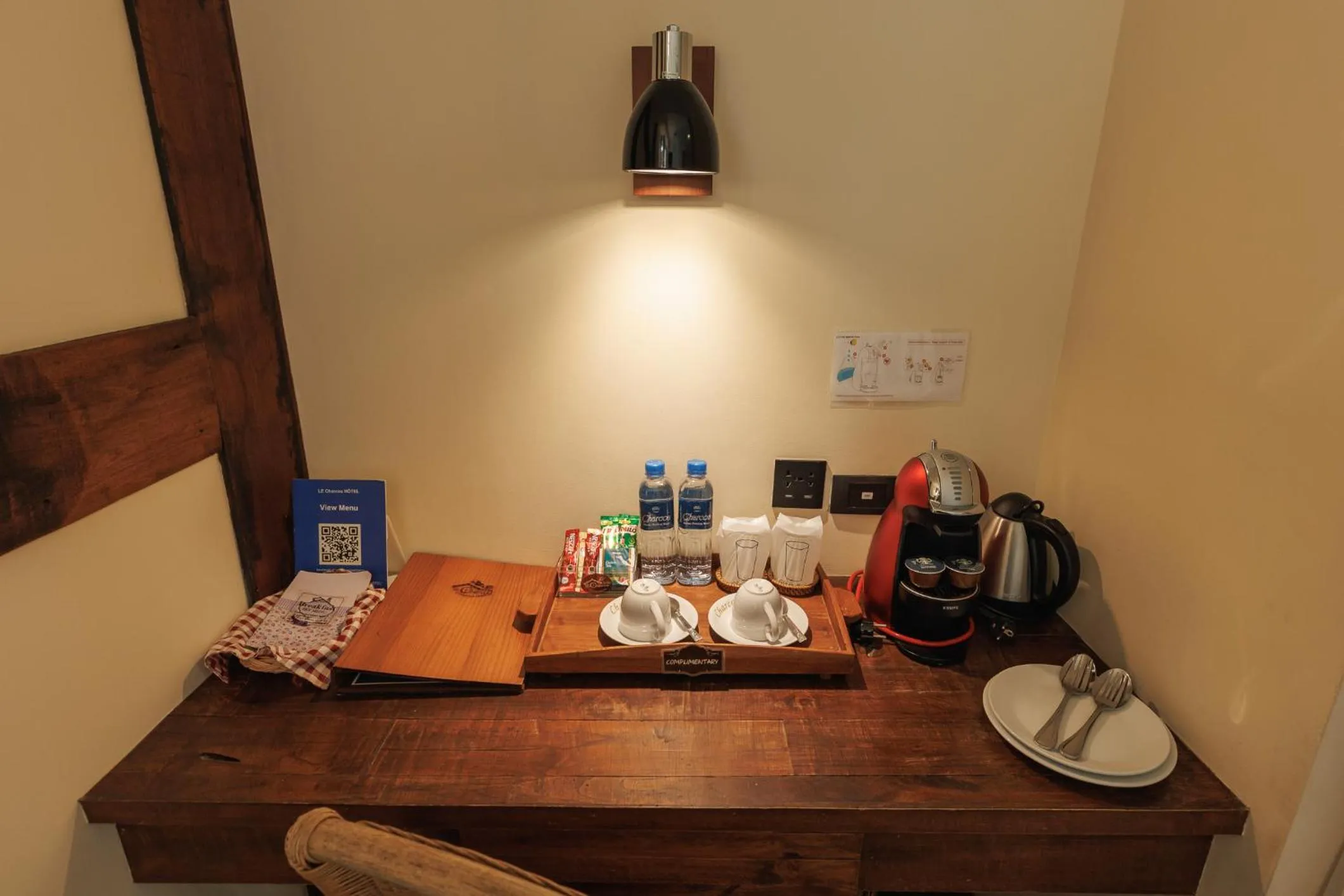 Coffee/tea facilities in Le Charcoa Hotel
