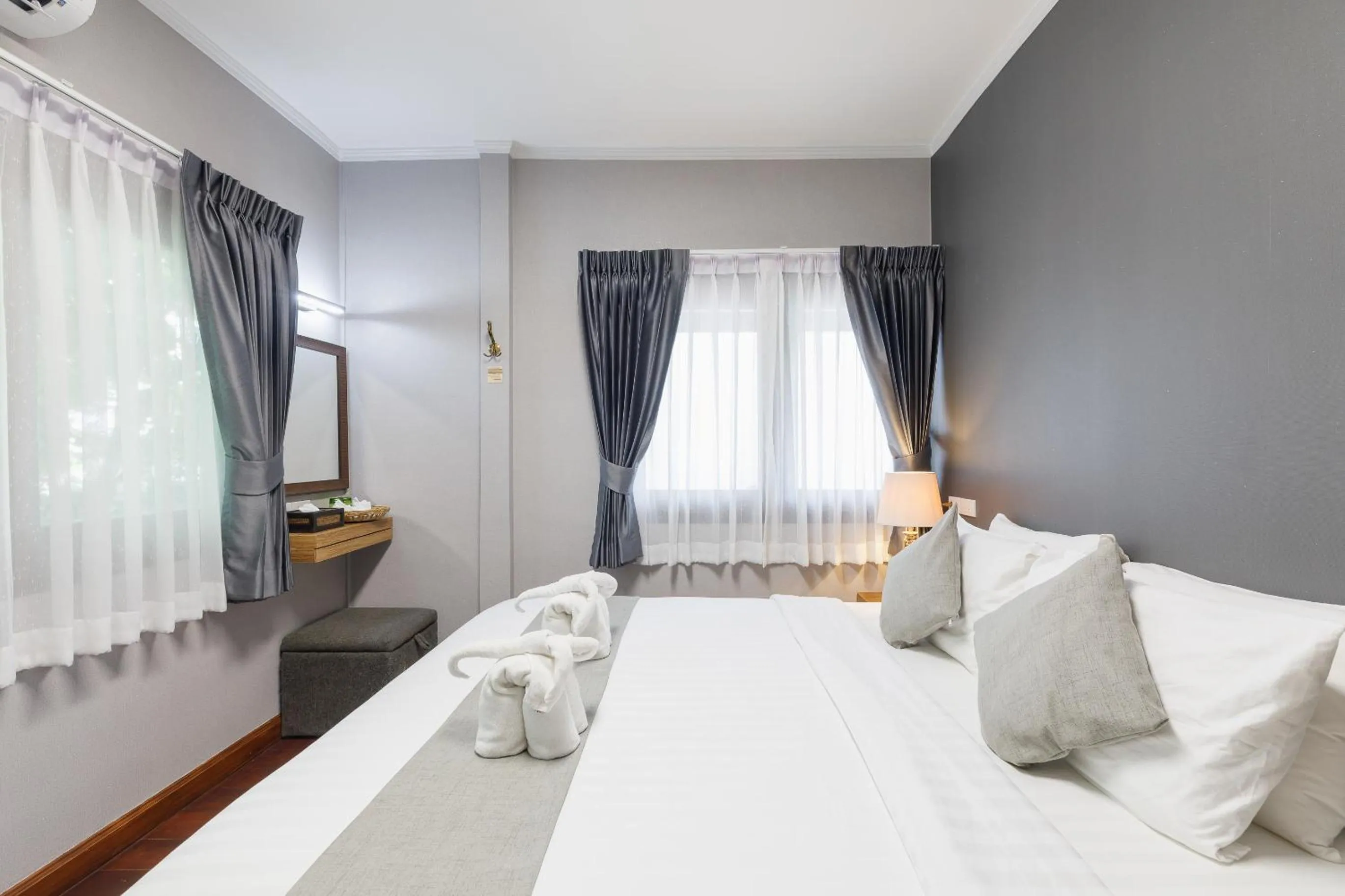 Bedroom, Bed in Le Charcoa Hotel