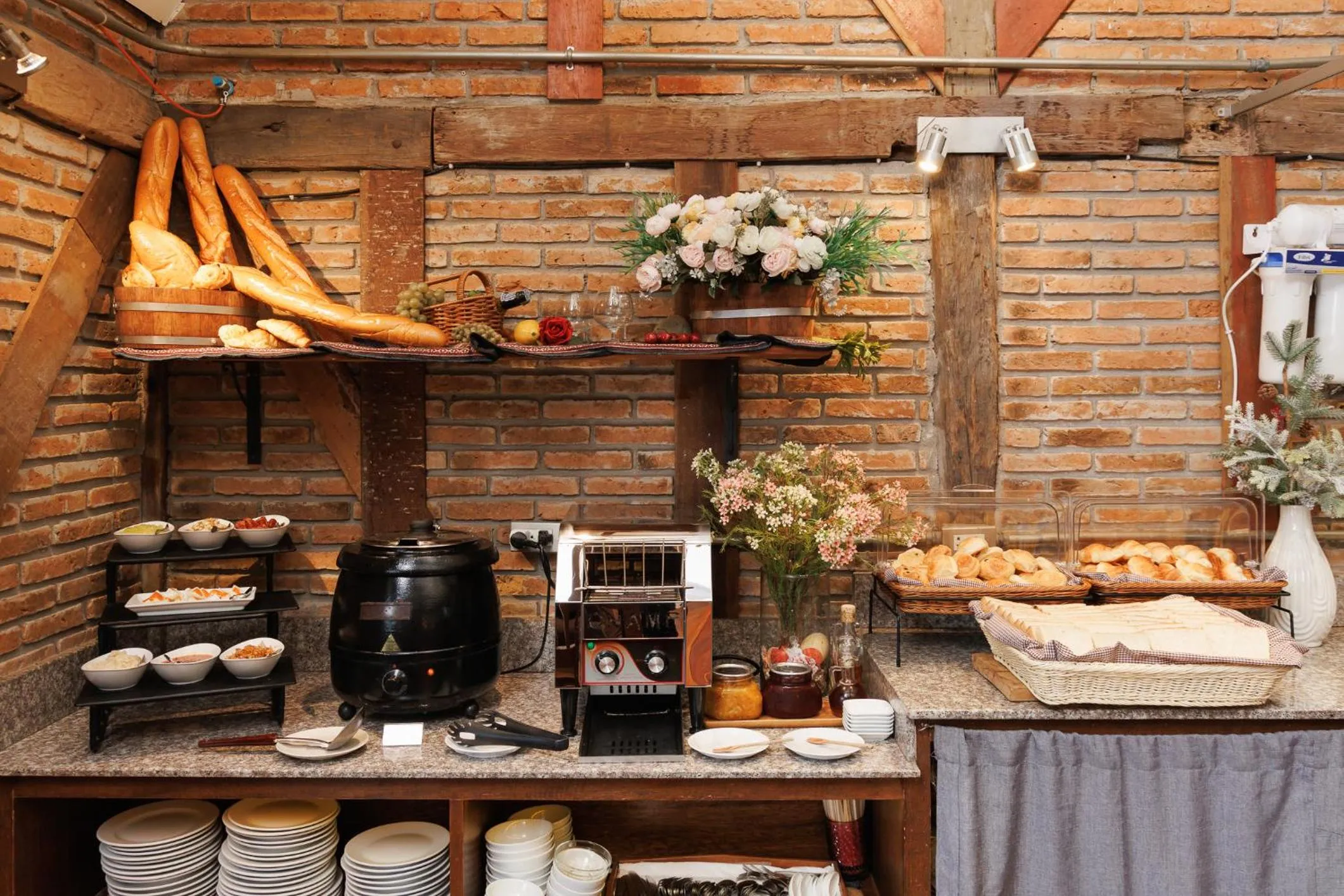 Breakfast in Le Charcoa Hotel