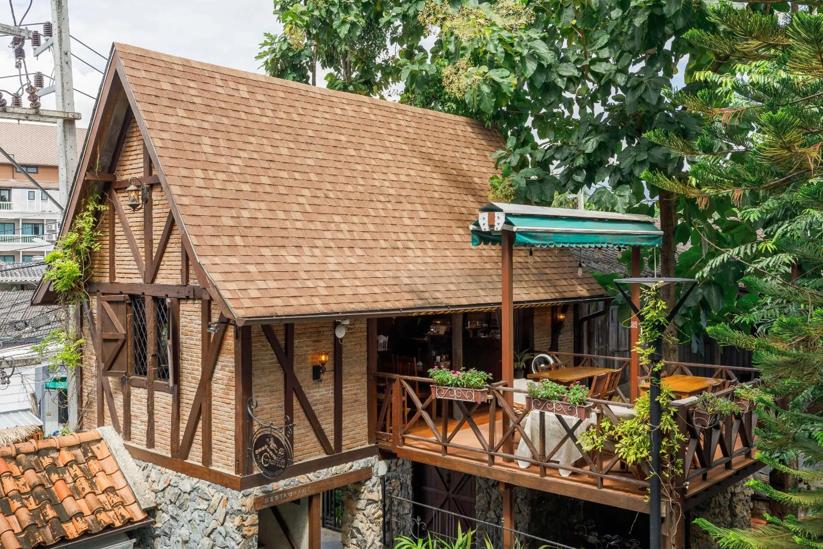 Restaurant/places to eat in Le Charcoa Hotel Restaurant/places to eat in Le Charcoa Hotel