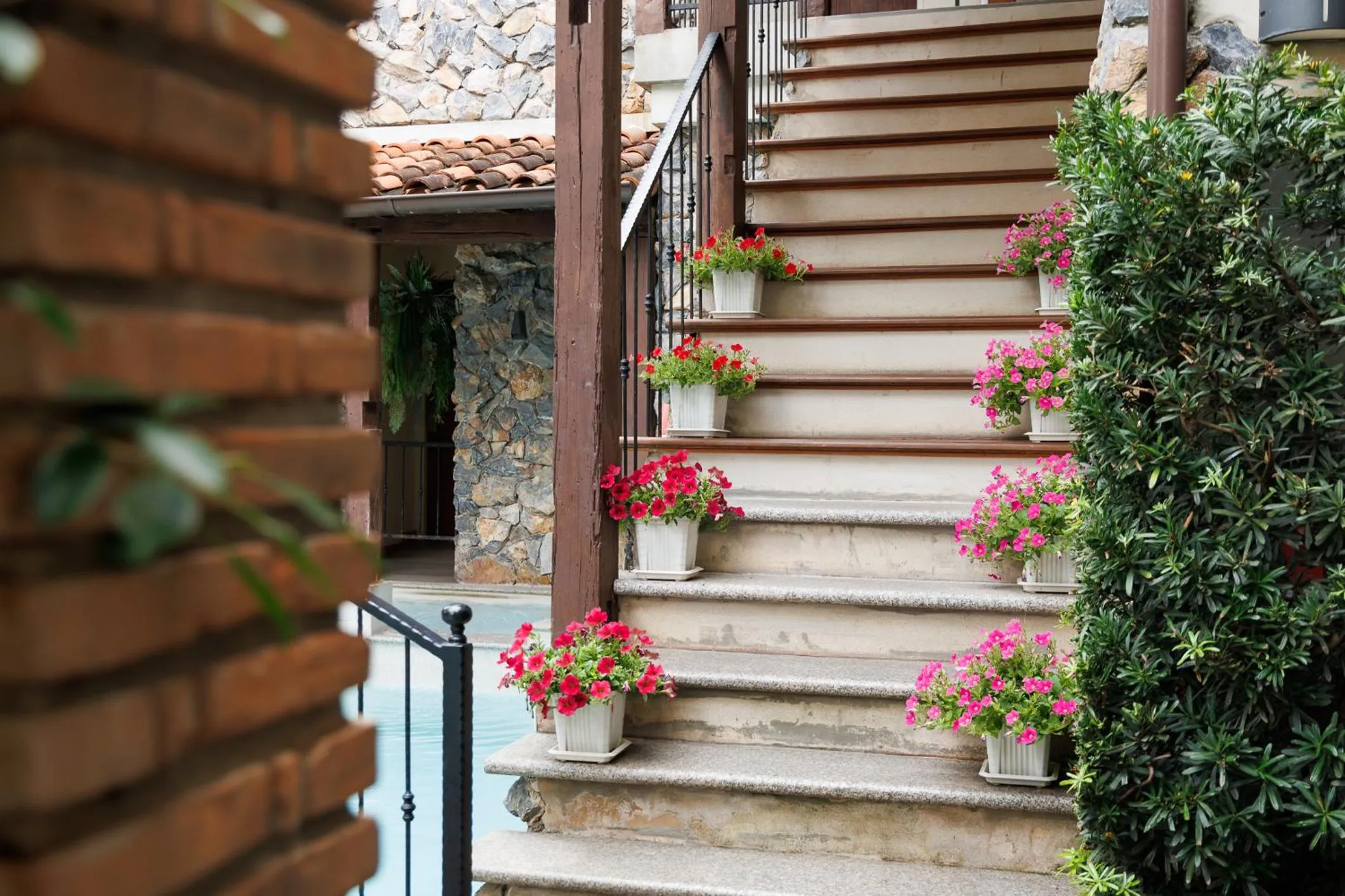 Facade/entrance in Le Charcoa Hotel