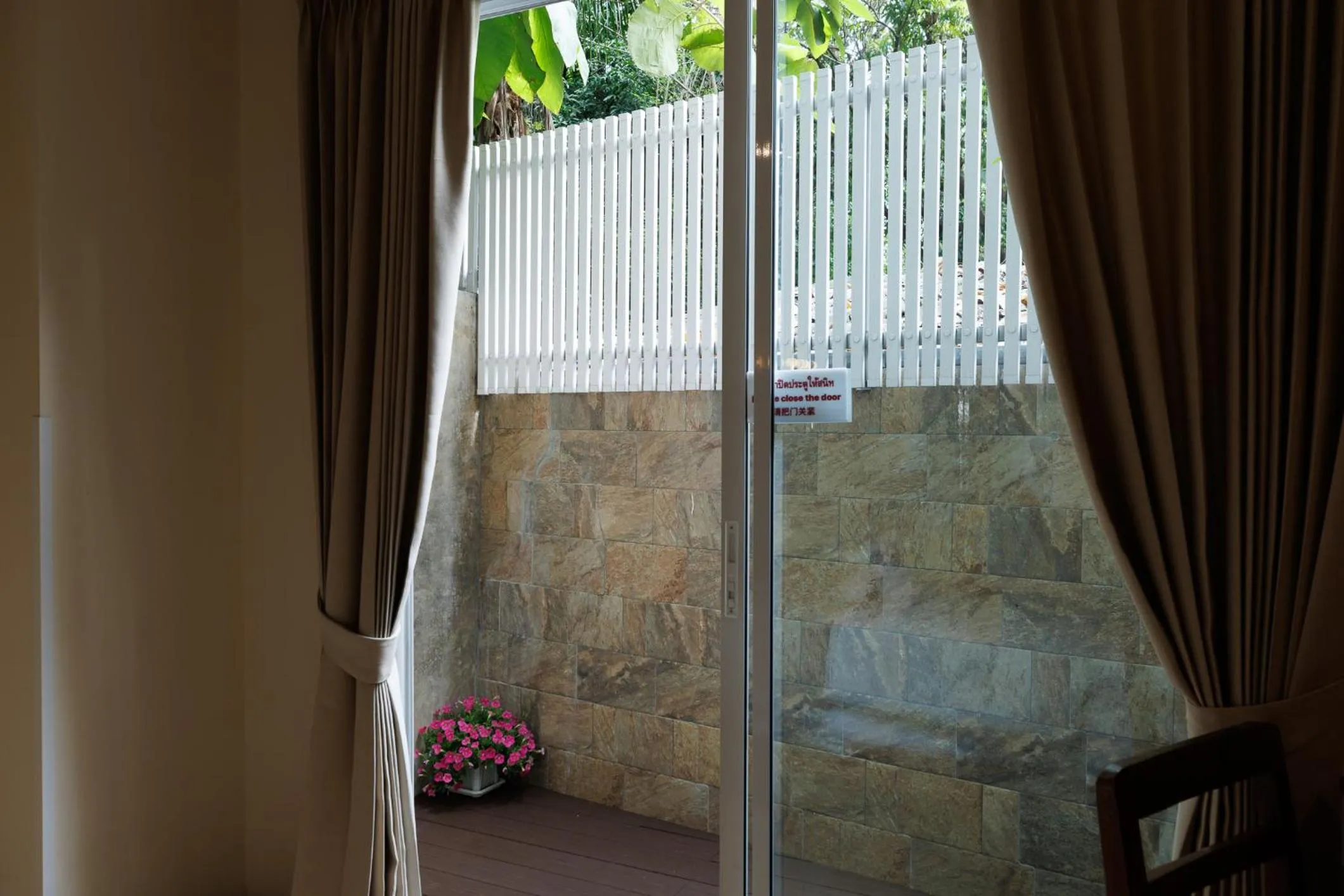 Balcony/Terrace in Le Charcoa Hotel