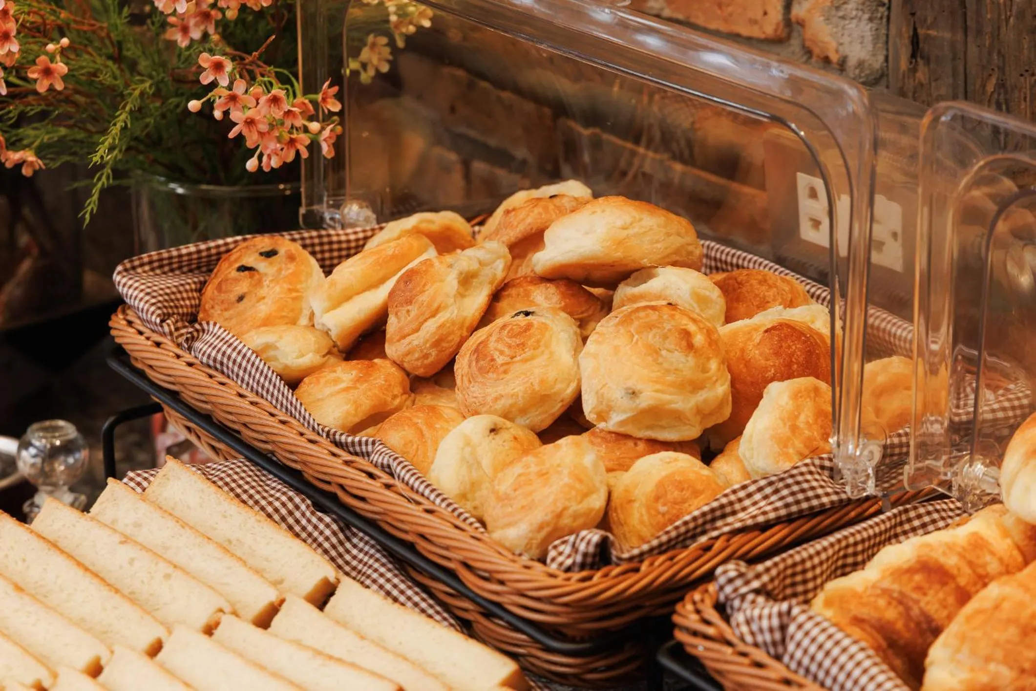 Breakfast in Le Charcoa Hotel