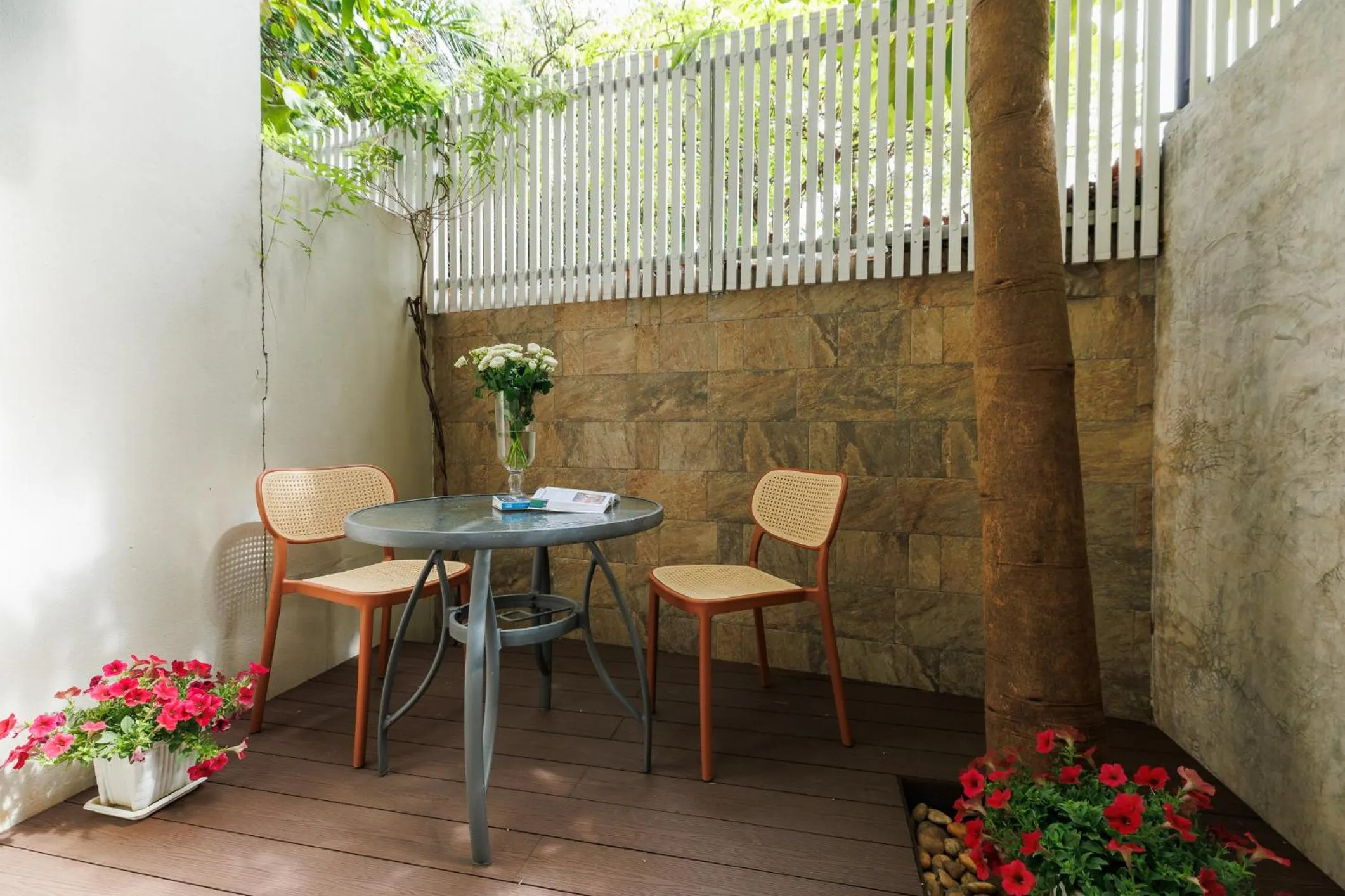 Balcony/Terrace in Le Charcoa Hotel