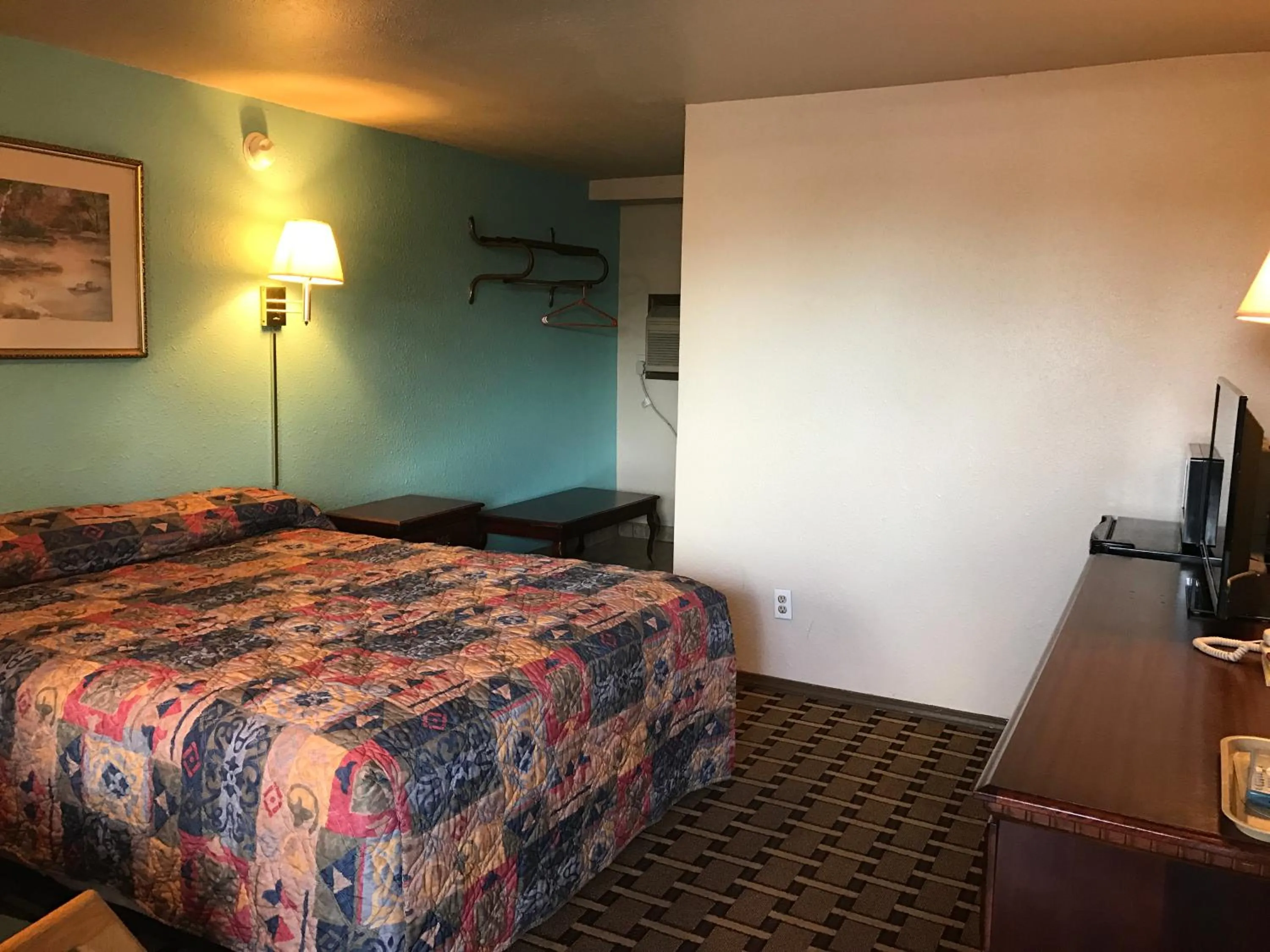 Photo of the whole room, Bed in HWY Express Inn & Suites
