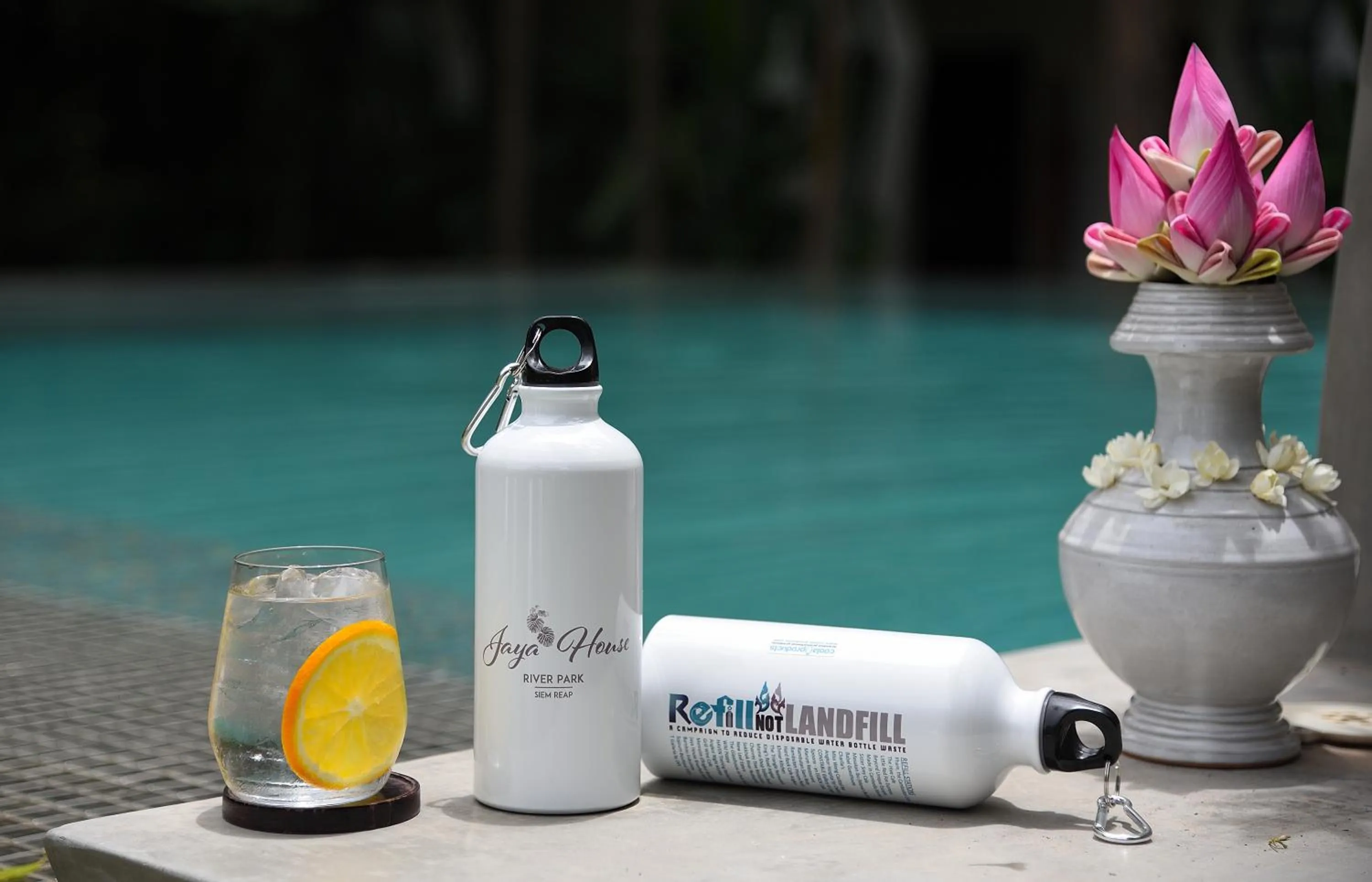 Swimming pool in Jaya House River Park Hotel