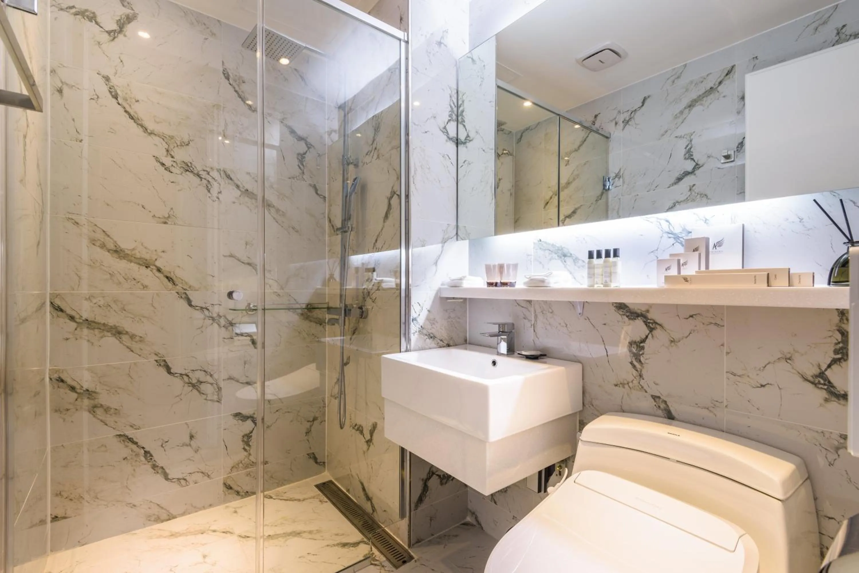 Property building in Aguila Hotel Jeju Oceano Suite