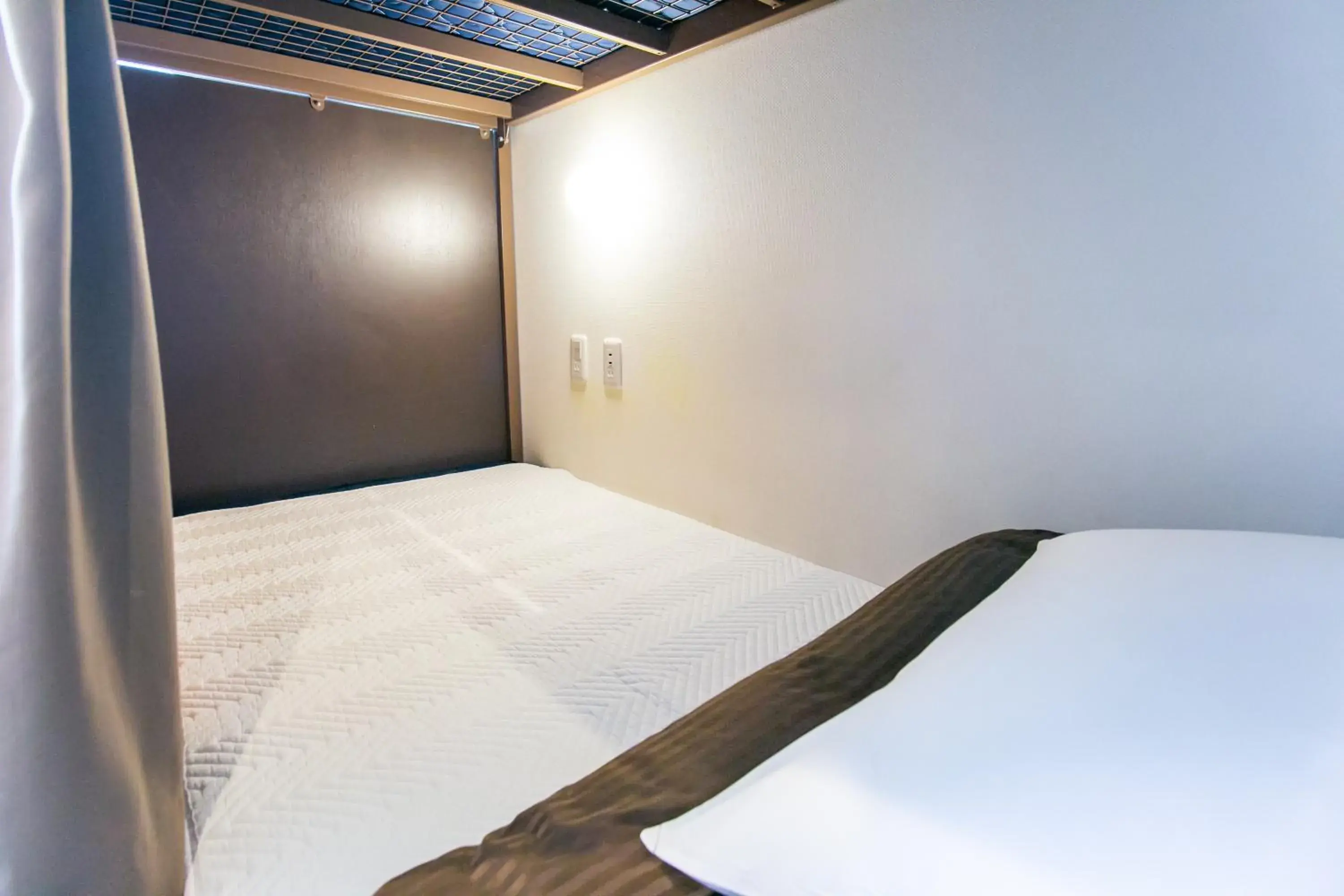 Bed in Oak Hotel Edo Bed in Oak Hotel Edo