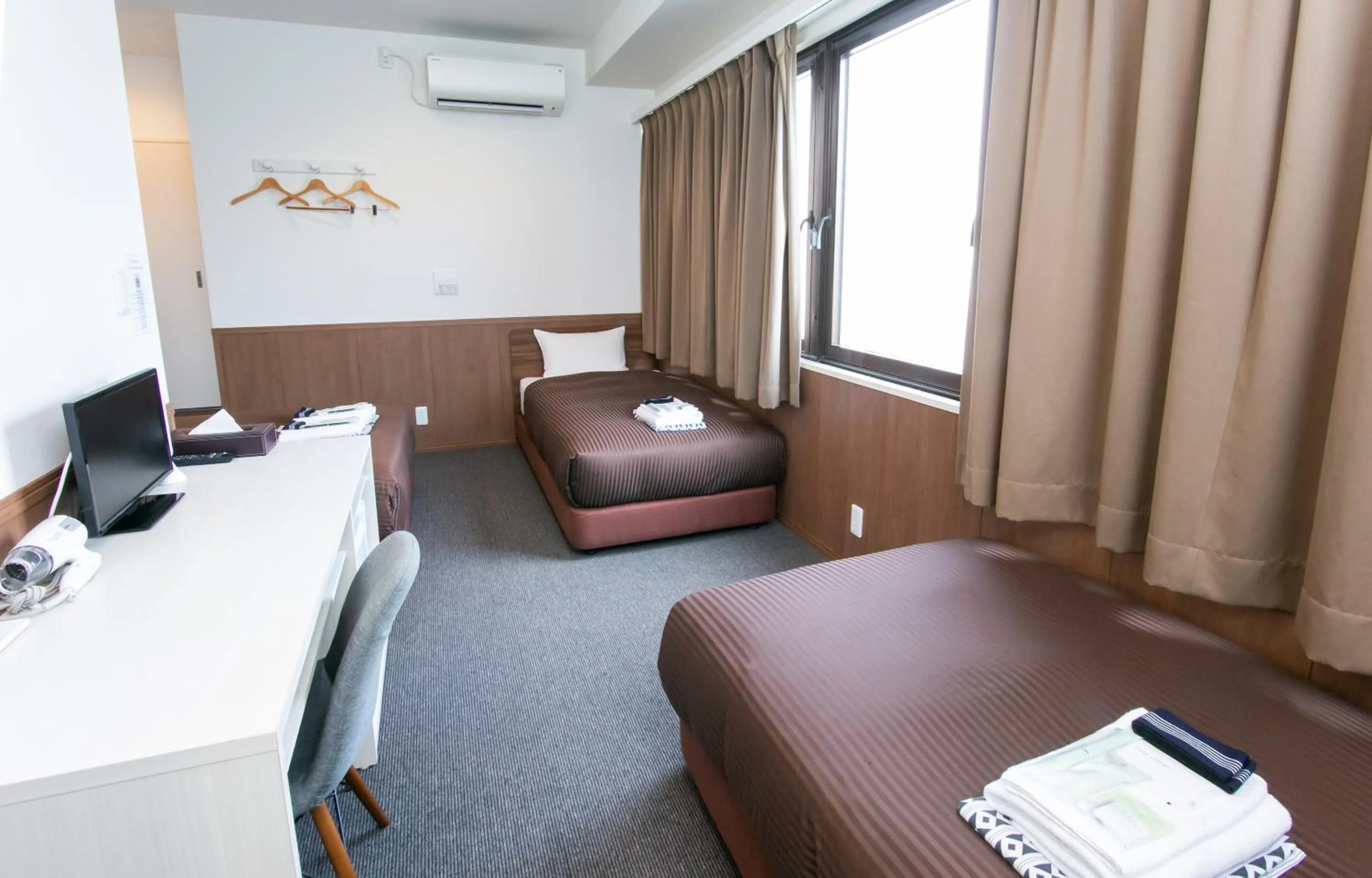 Photo of the whole room, Bed in Oak Hotel Edo