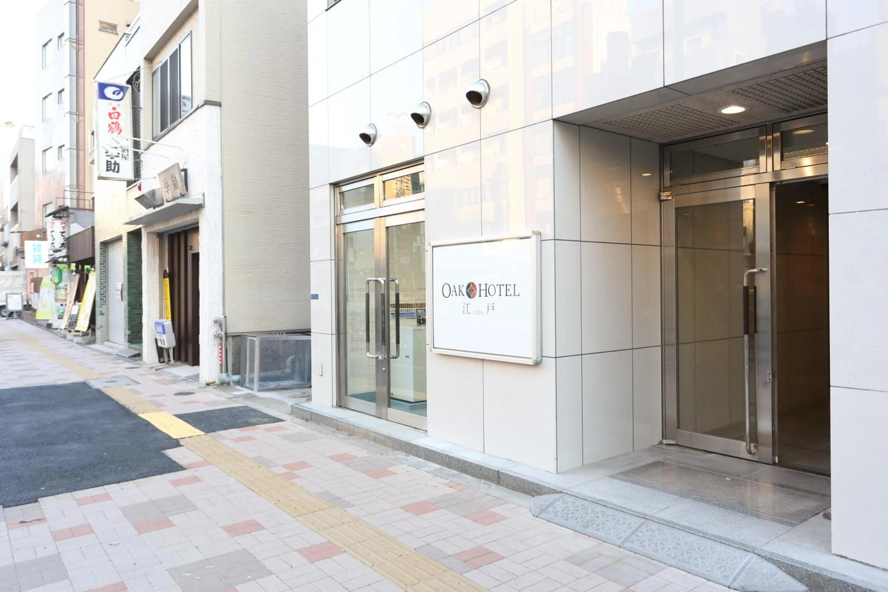 Property building in Oak Hotel Edo