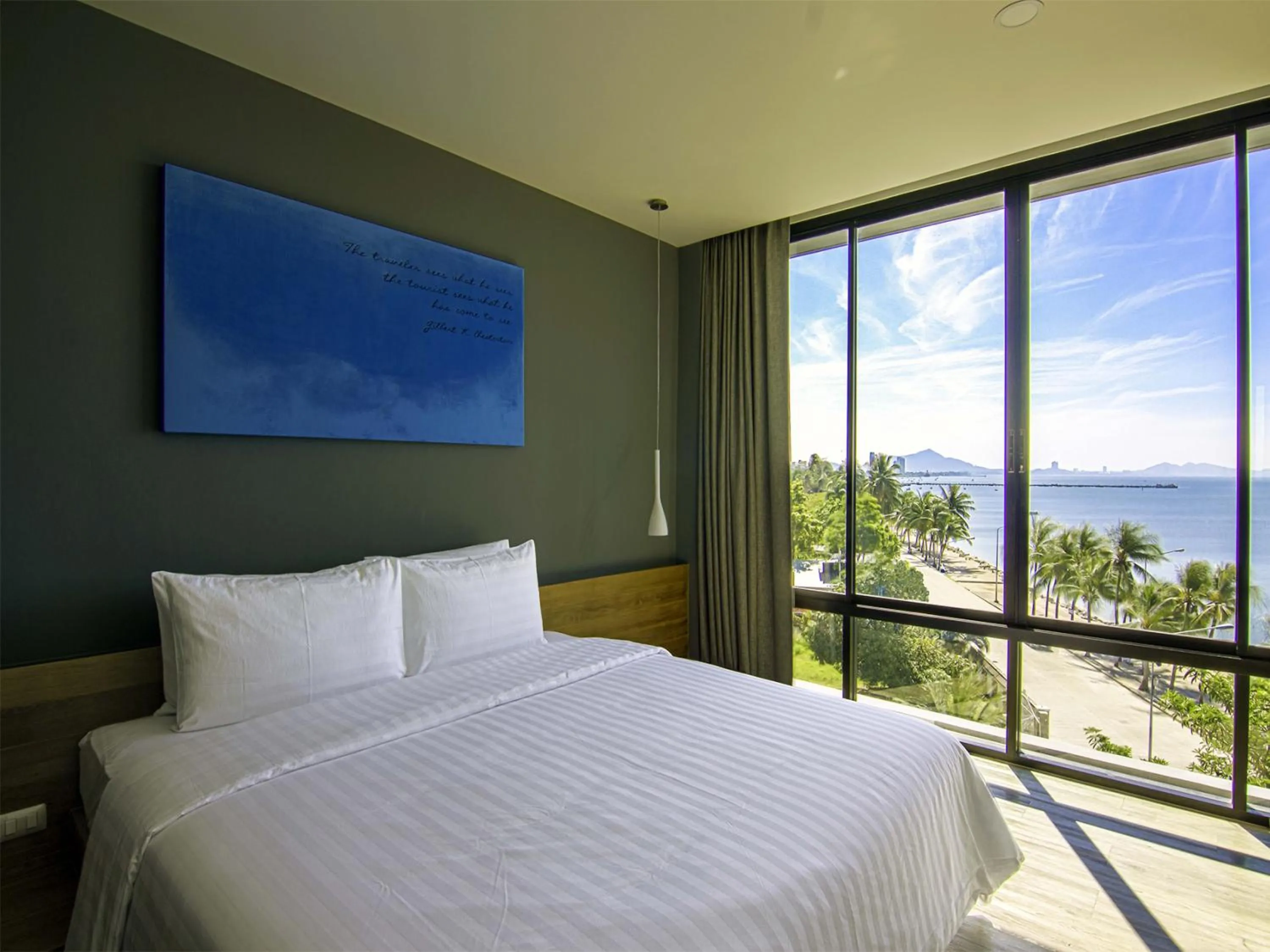 Sea view, Bed in Kalm Bangsaen Hotel