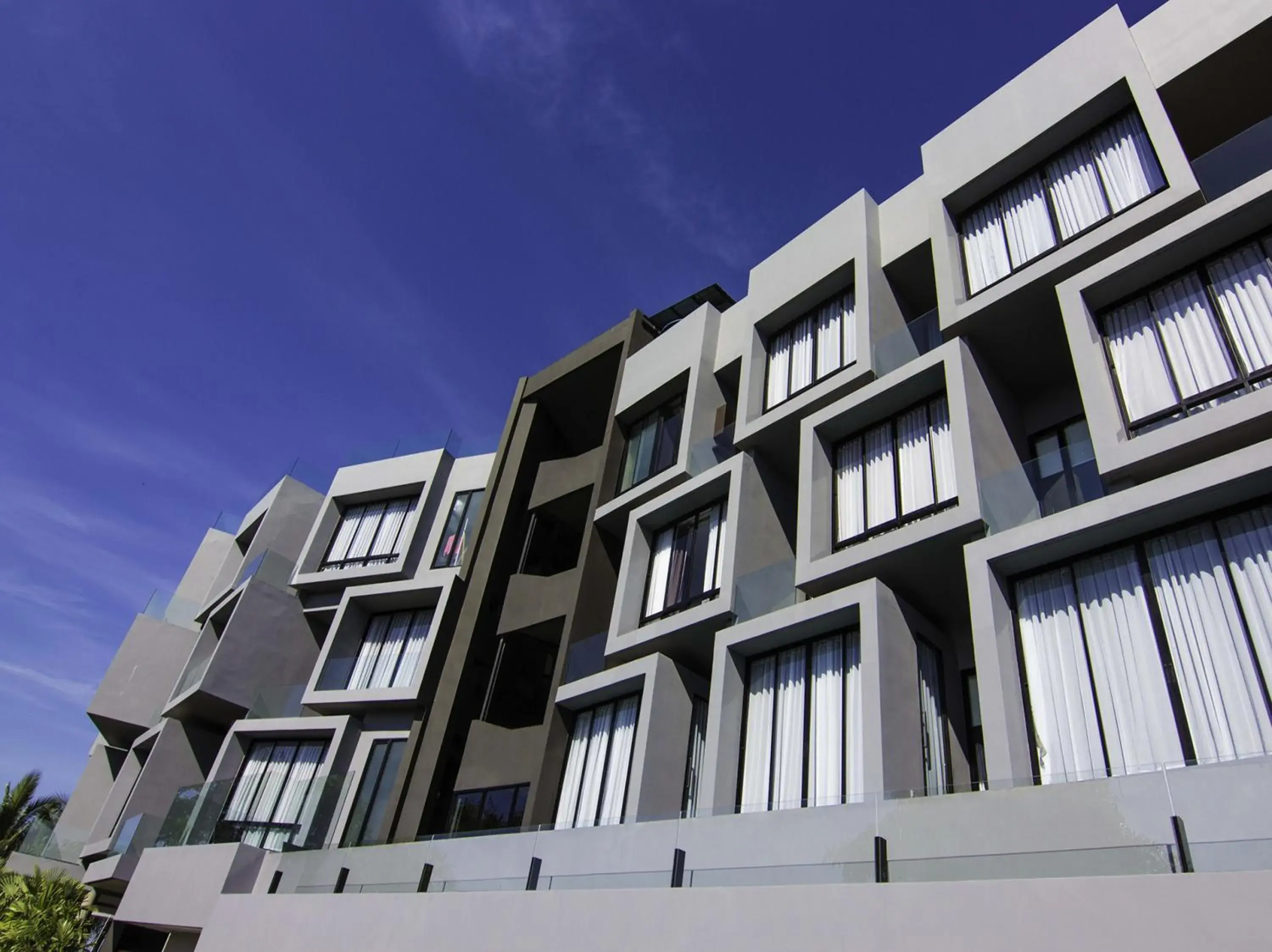 Property building in Kalm Bangsaen Hotel Property building in Kalm Bangsaen Hotel