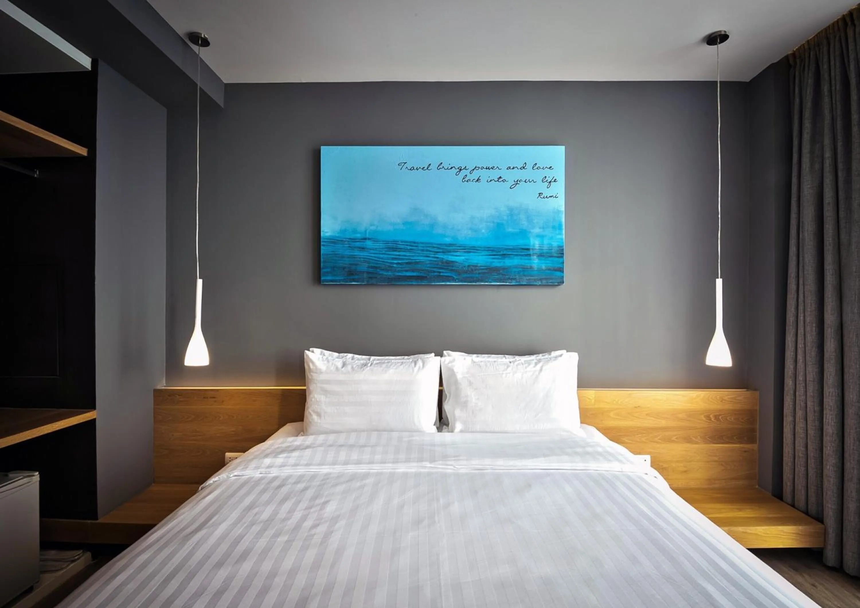 Pool view, Bed in Kalm Bangsaen Hotel