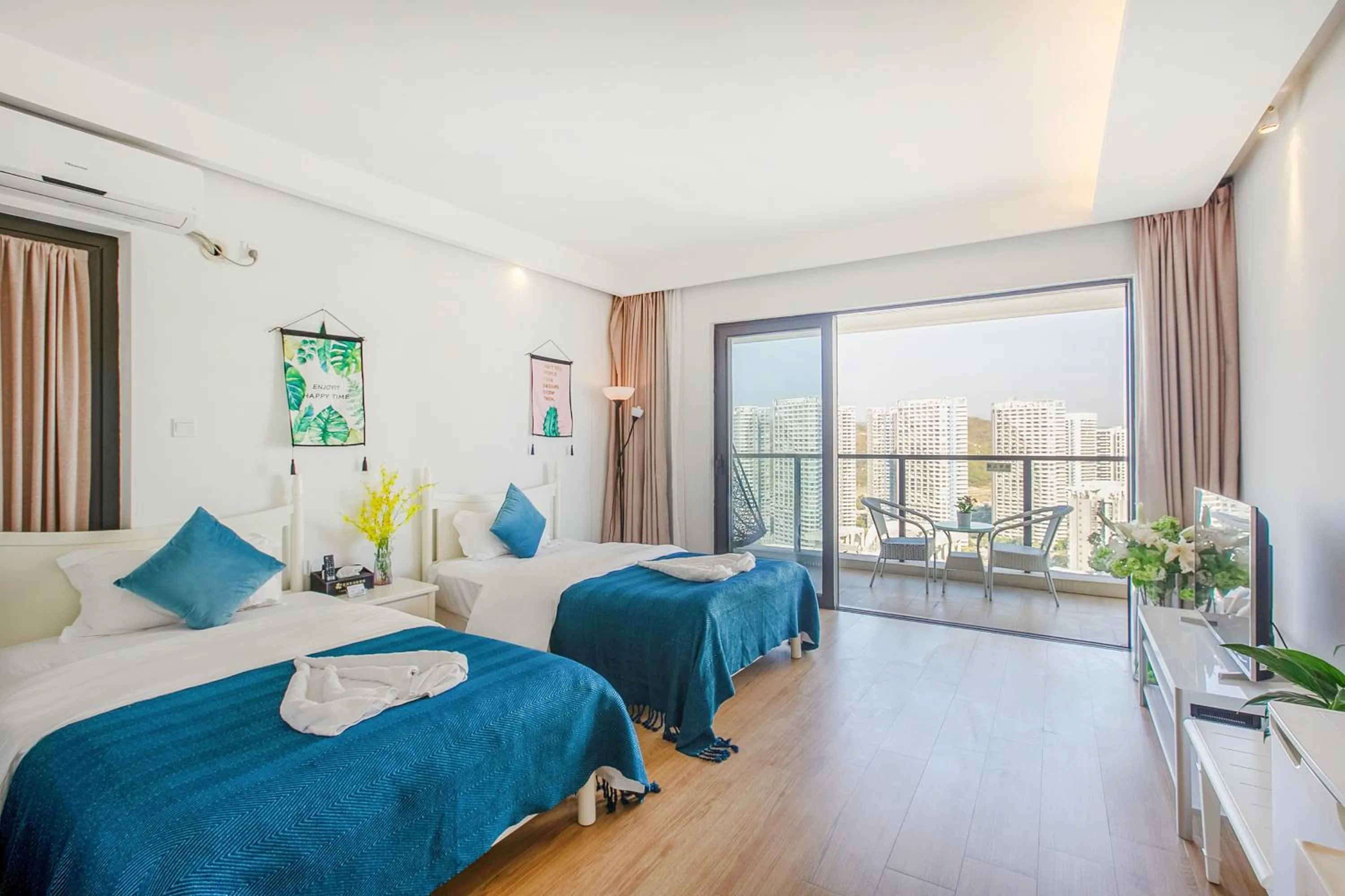 Bed in HuiZhou HuaYangNian Seaview Guesthouse