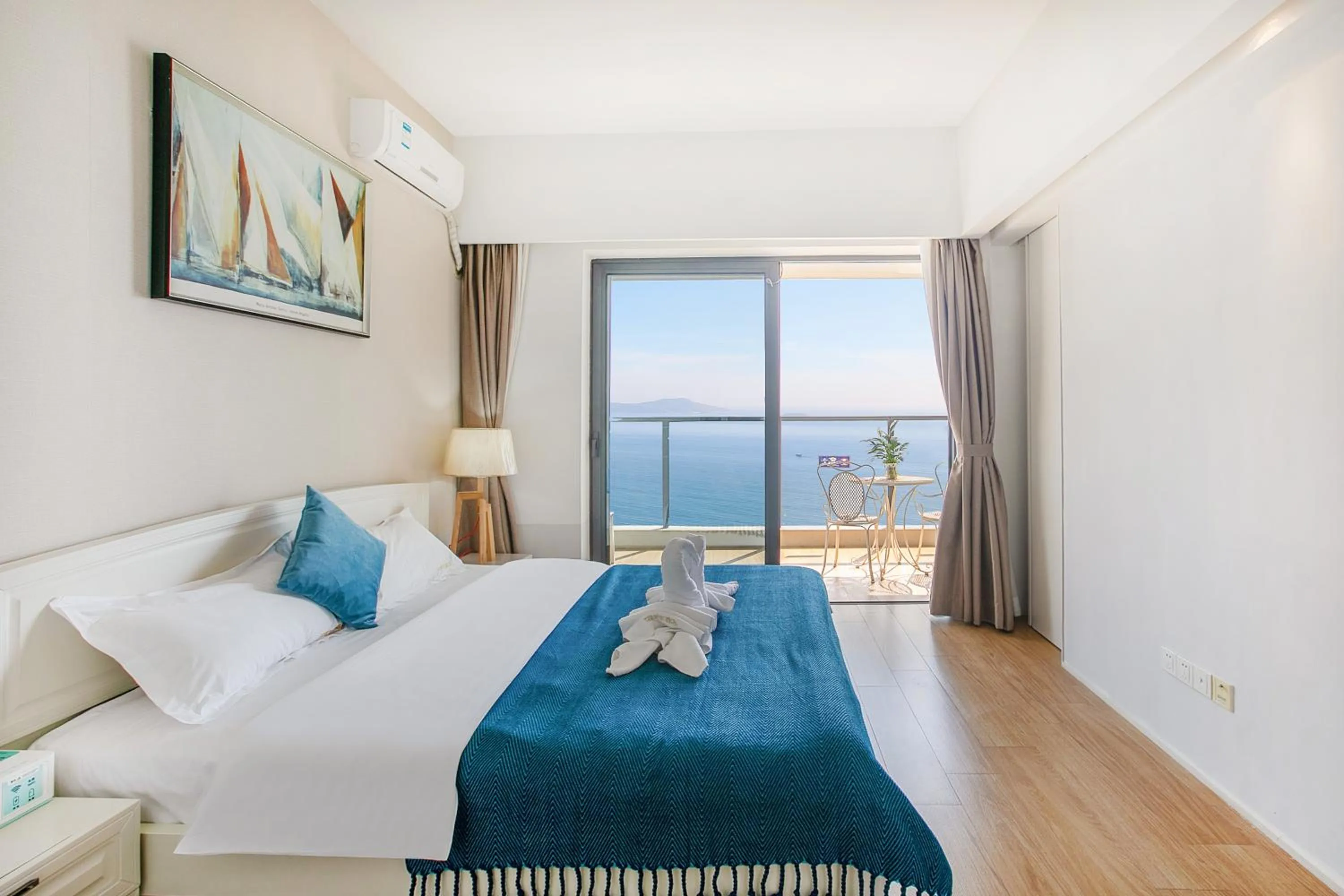 Bed in HuiZhou HuaYangNian Seaview Guesthouse