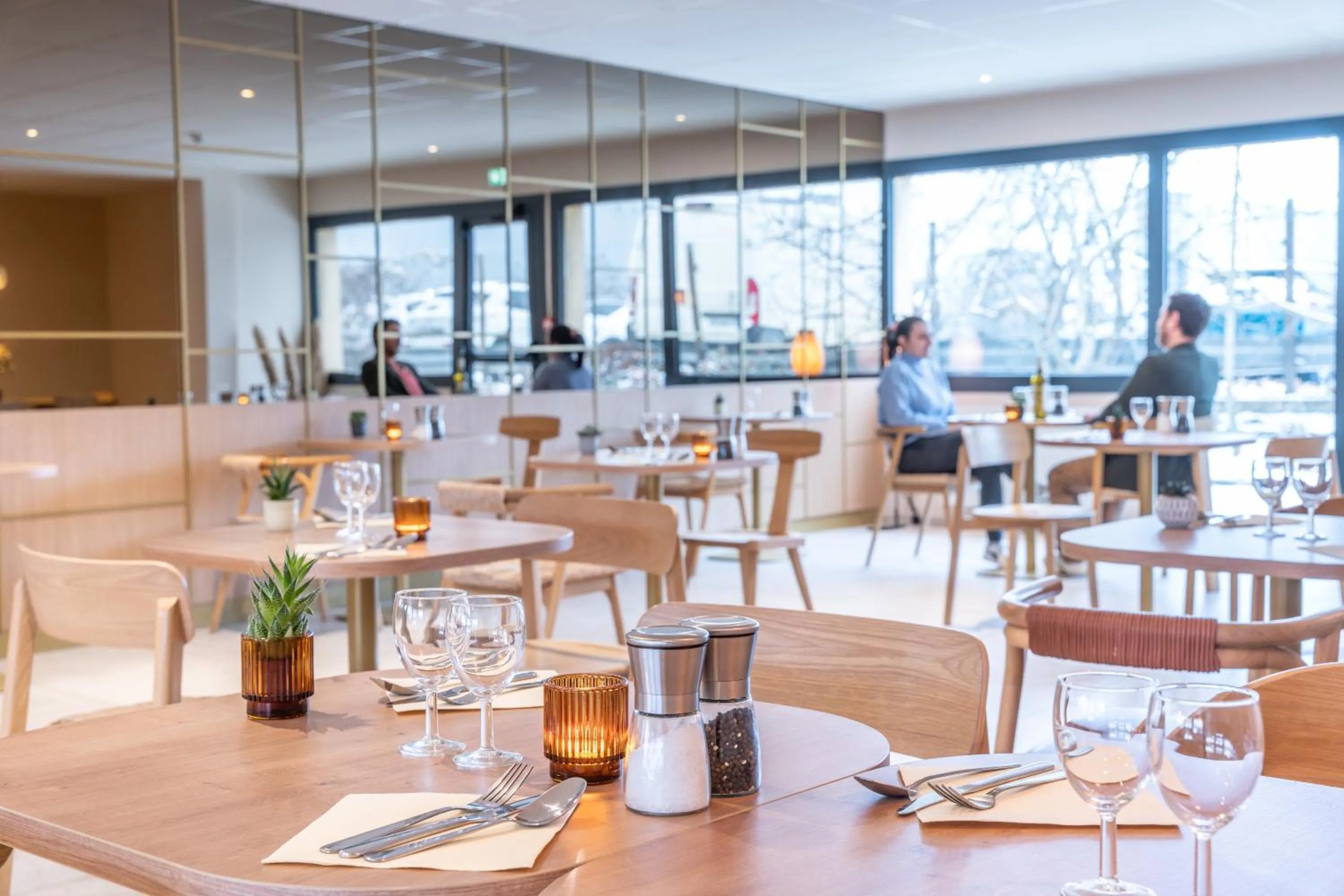 Restaurant/places to eat in B Hotel Troyes Aéroport