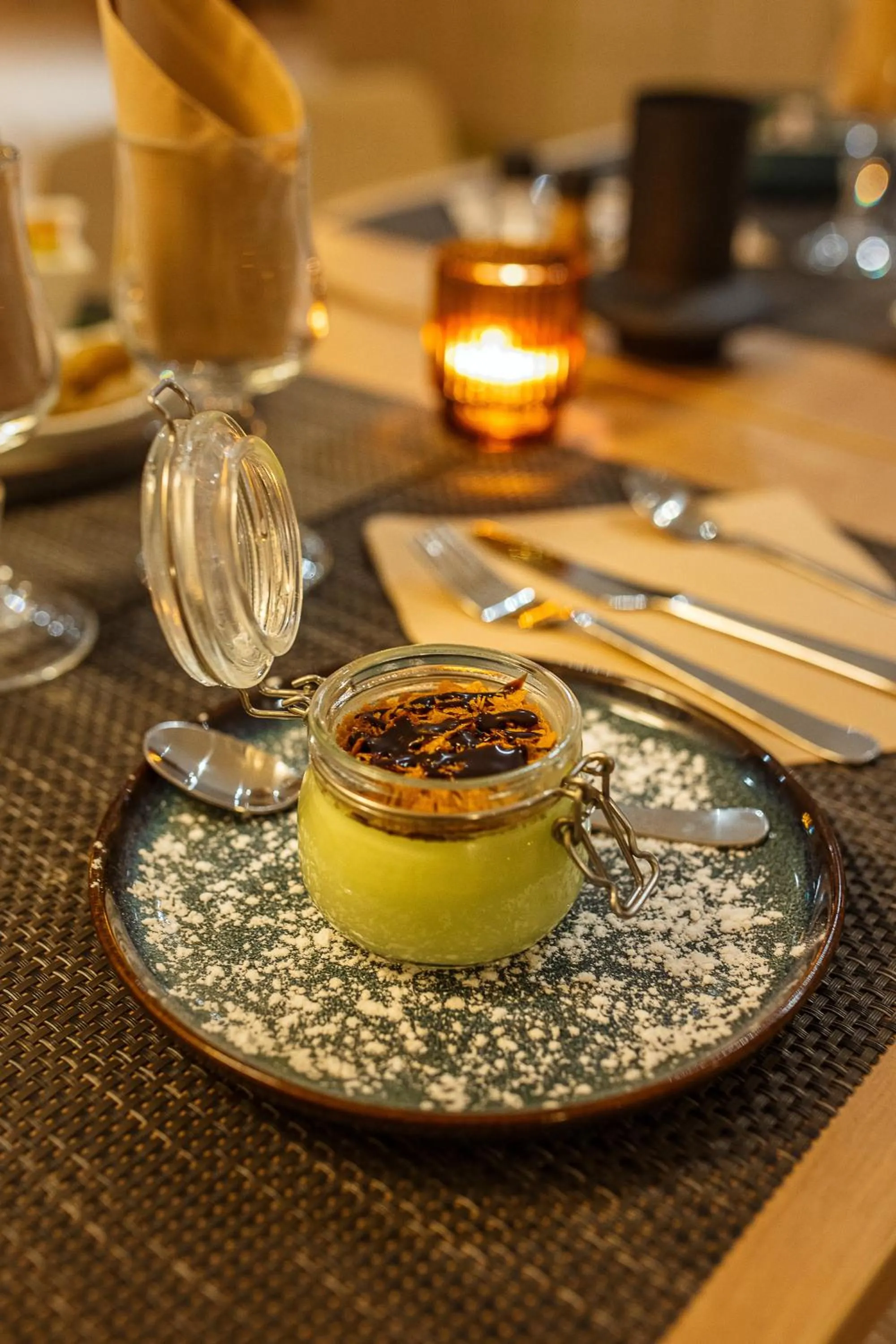 Restaurant/places to eat in B Hotel Troyes Aéroport