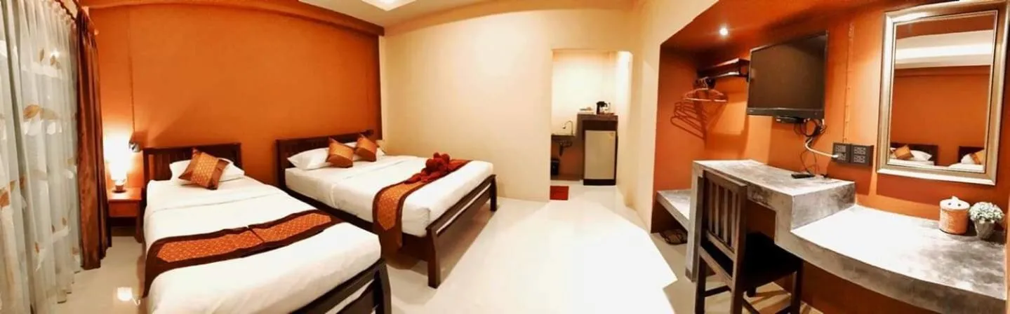 Bed in Lanta Queen Resort