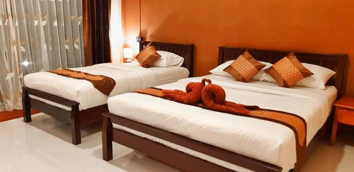 Bed in Lanta Queen Resort