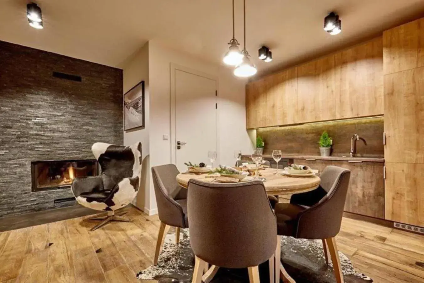 Apartamenty Pod Giewontem GAWRA - piękny apartament z tarasem, sauną i jacuzzi w cenie pobytu - 5 min pieszo do Krupówek Apartamenty Pod Giewontem GAWRA - piękny apartament z tarasem, sauną i jacuzzi w cenie pobytu - 5 min pieszo do Krupówek