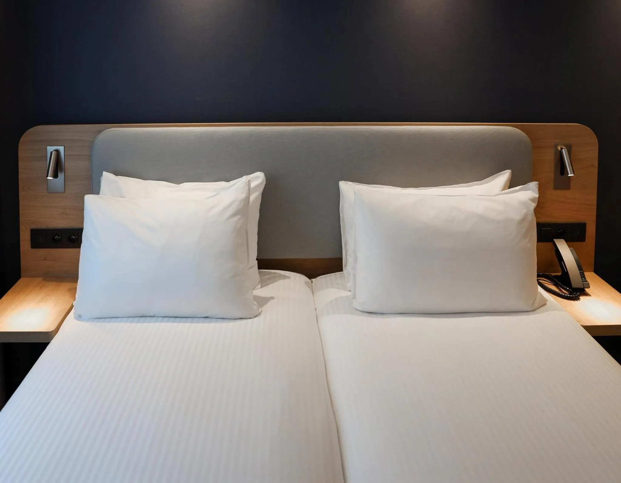 Photo of the whole room, Bed in Holiday Inn Express & Suites Ghent by IHG