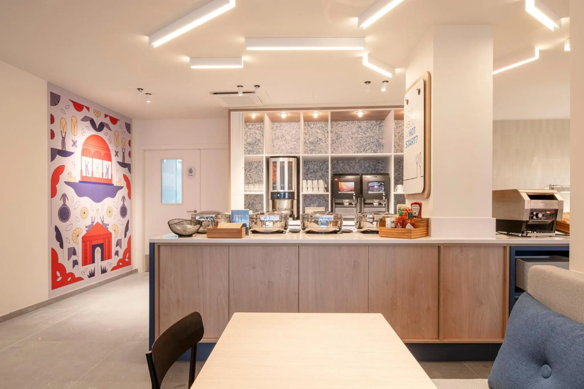 Restaurant/places to eat in Holiday Inn Express & Suites Ghent by IHG