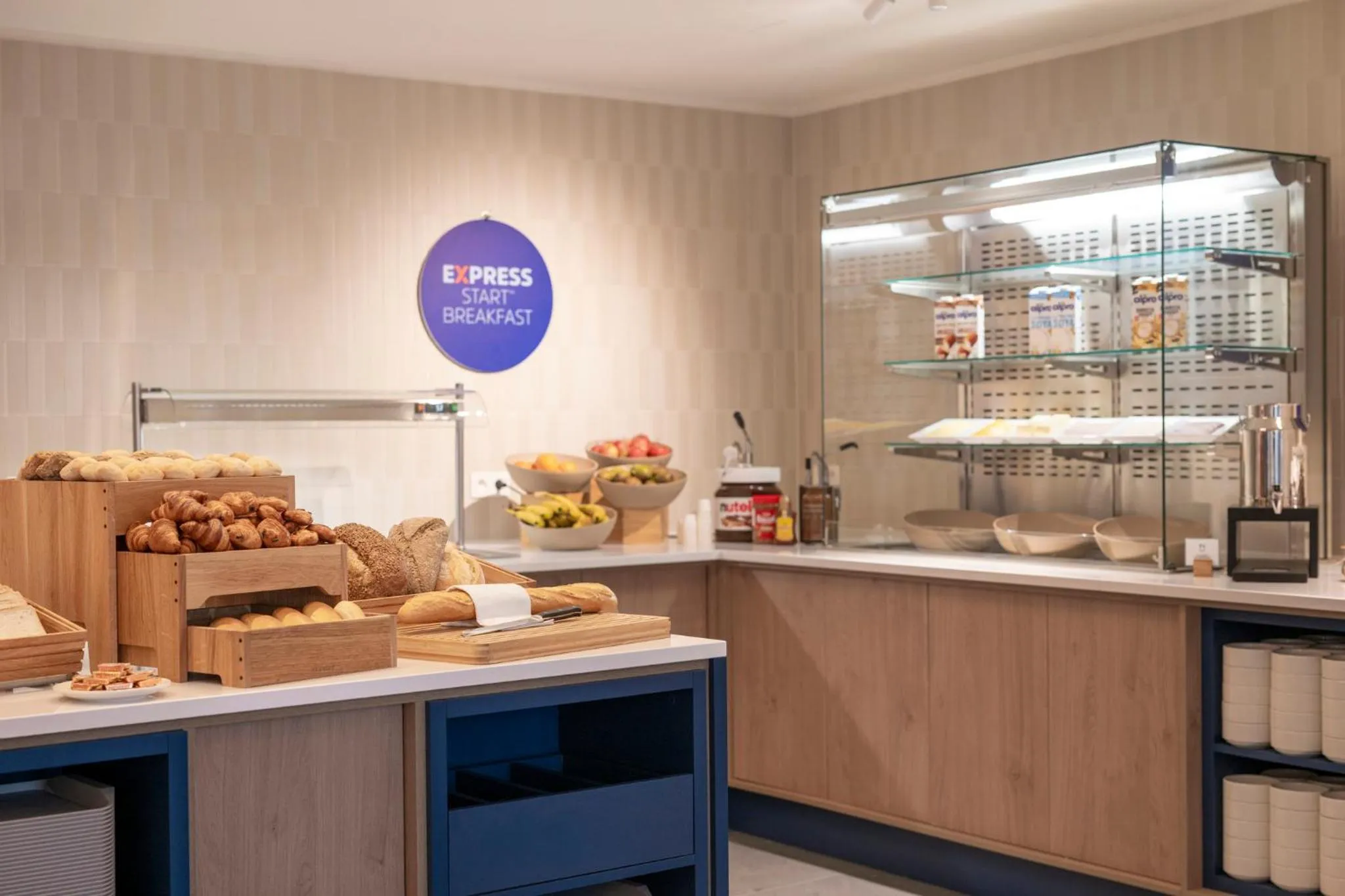 Restaurant/places to eat in Holiday Inn Express & Suites Ghent by IHG