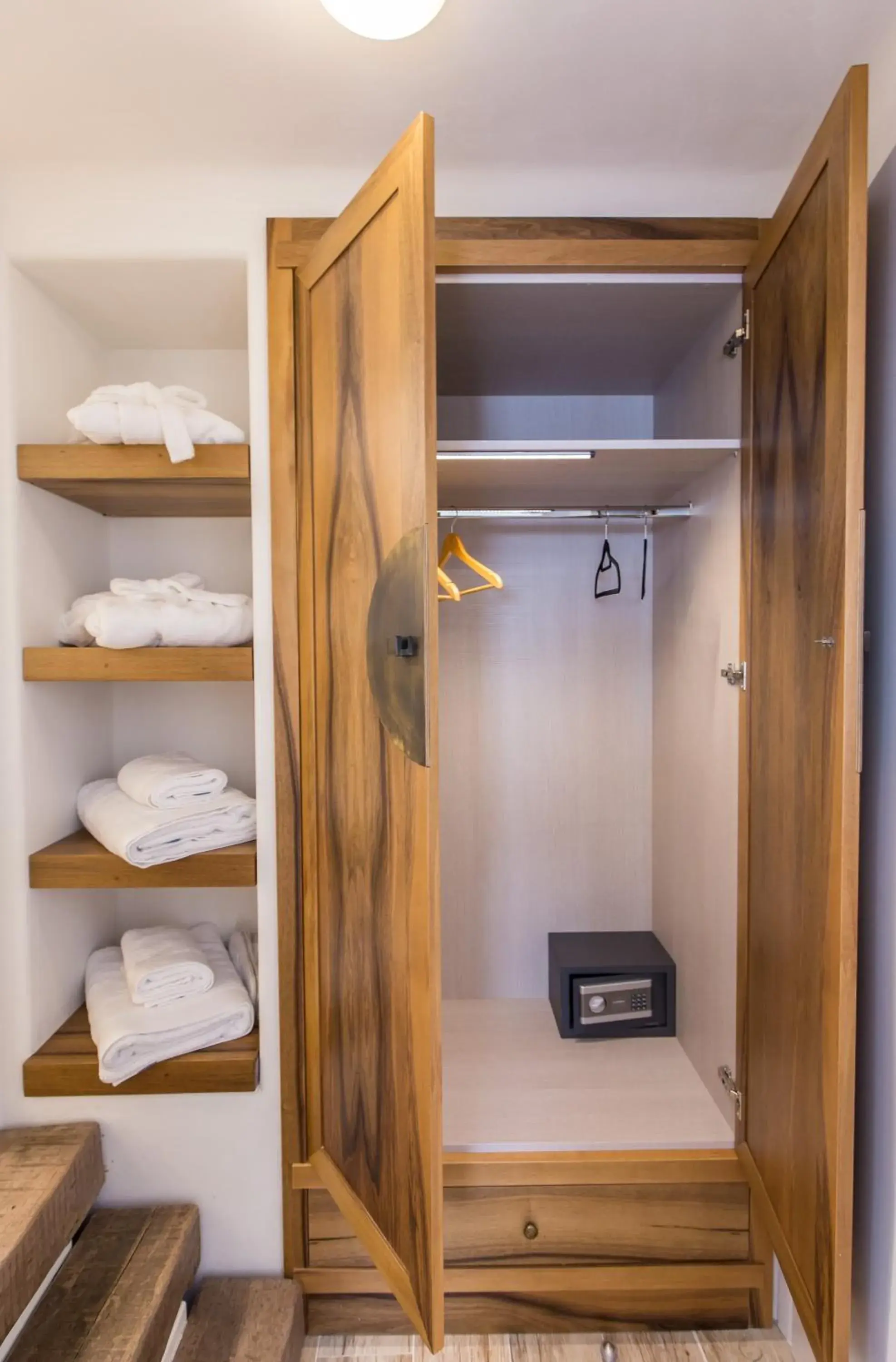 Elegant Double or Twin Room in Anagram Hotel Elegant Double or Twin Room in Anagram Hotel