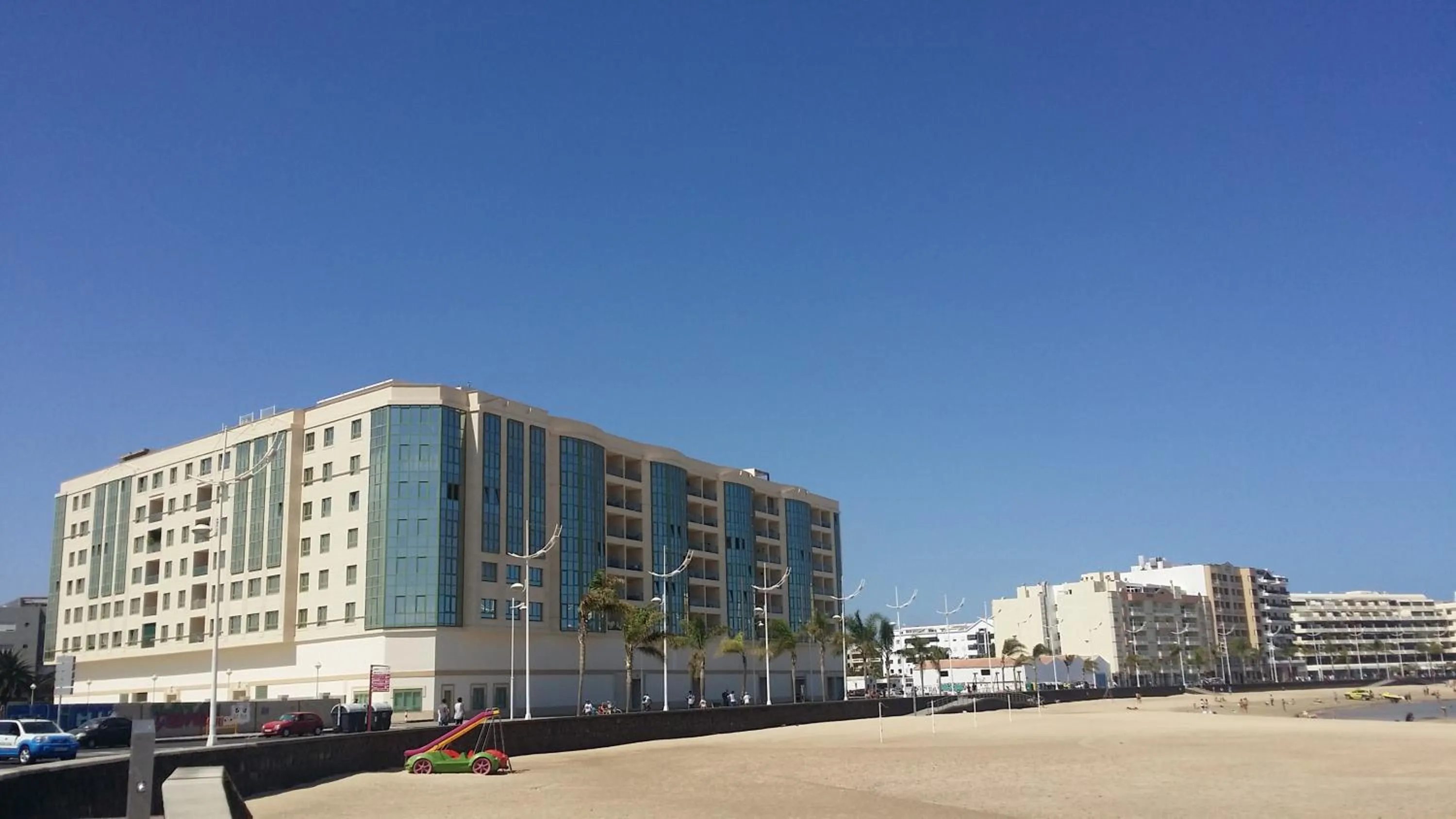 Property building in Apartamento Arrecife