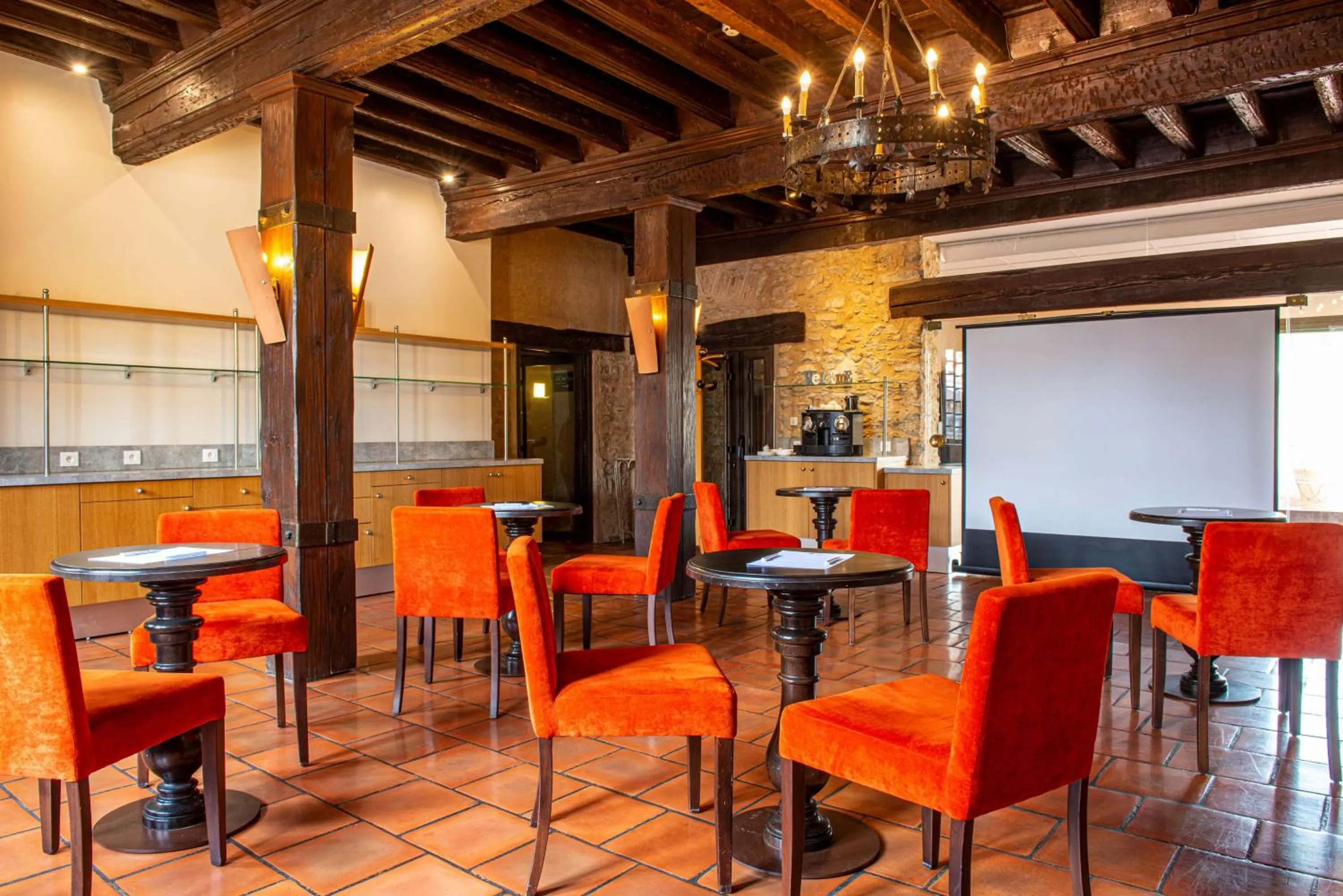 On site in Hôtel Le Donjon - Cœur de La Cité Médiévale