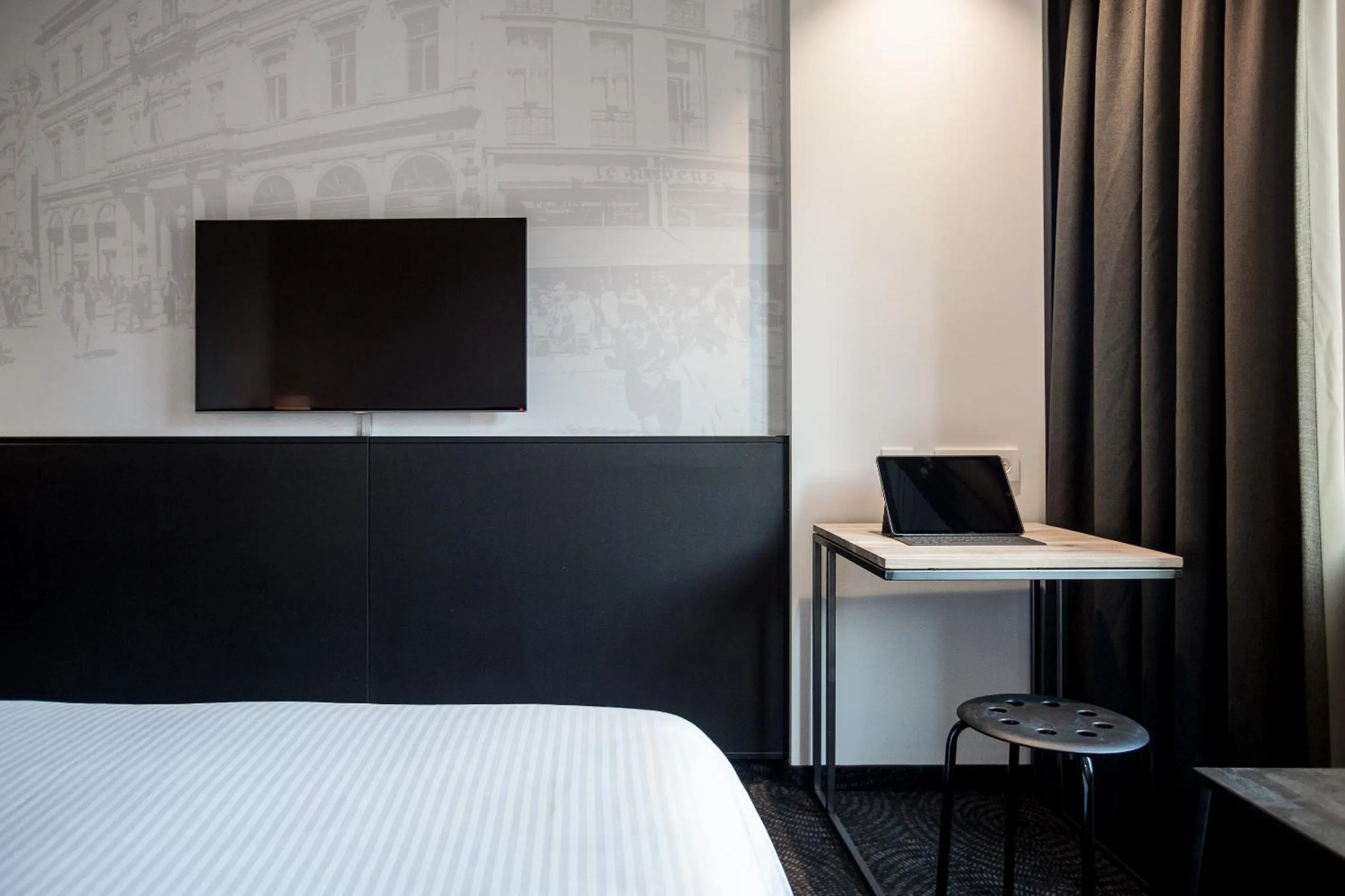 TV and multimedia, Bed in Hotel Van Belle